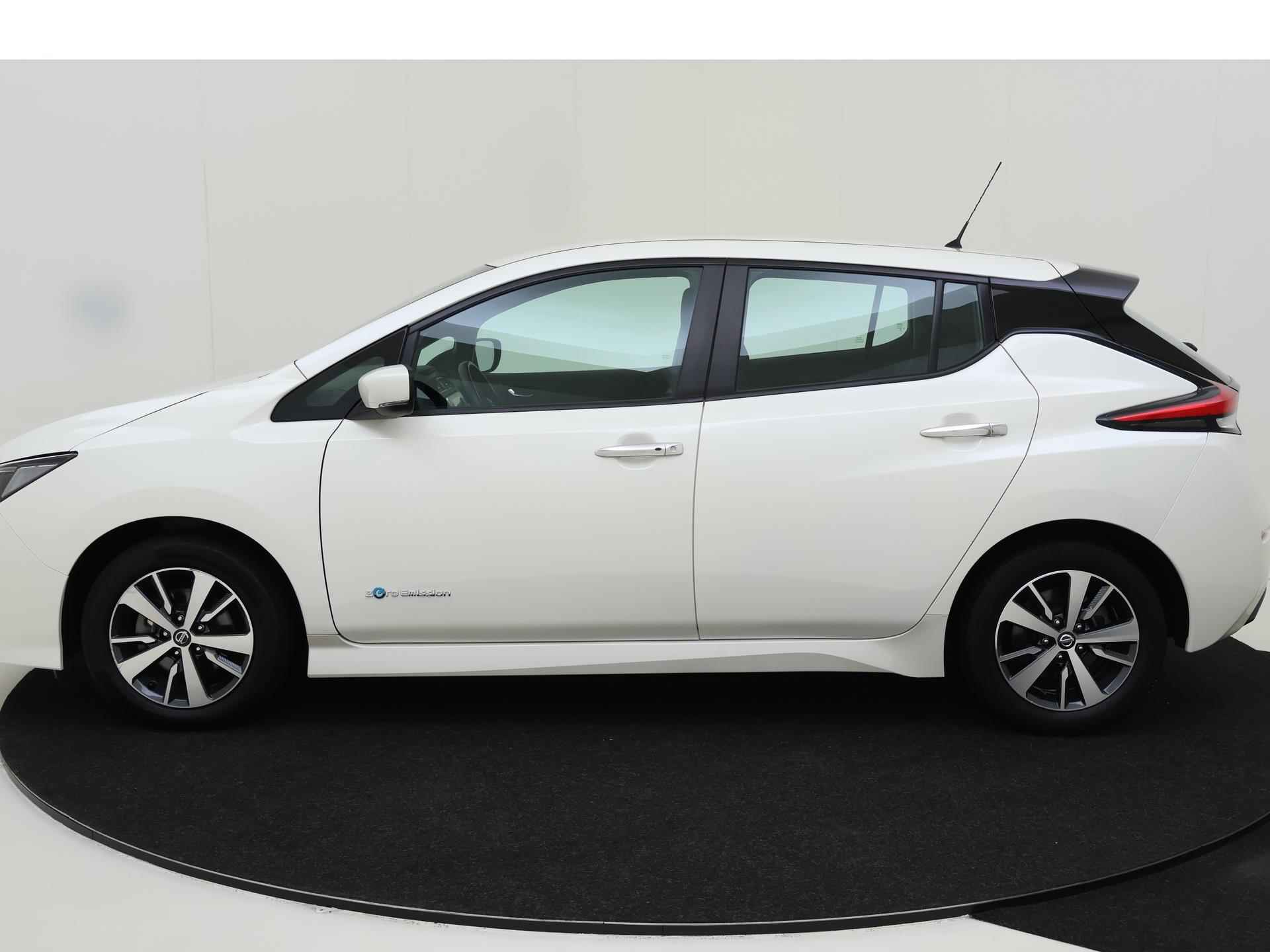 Nissan LEAF Acenta 40 kWh | Adaptive Cruise Control | Camera | Full-Map Navigatie | Blind Spot Warning | 16" LMV - 2/29