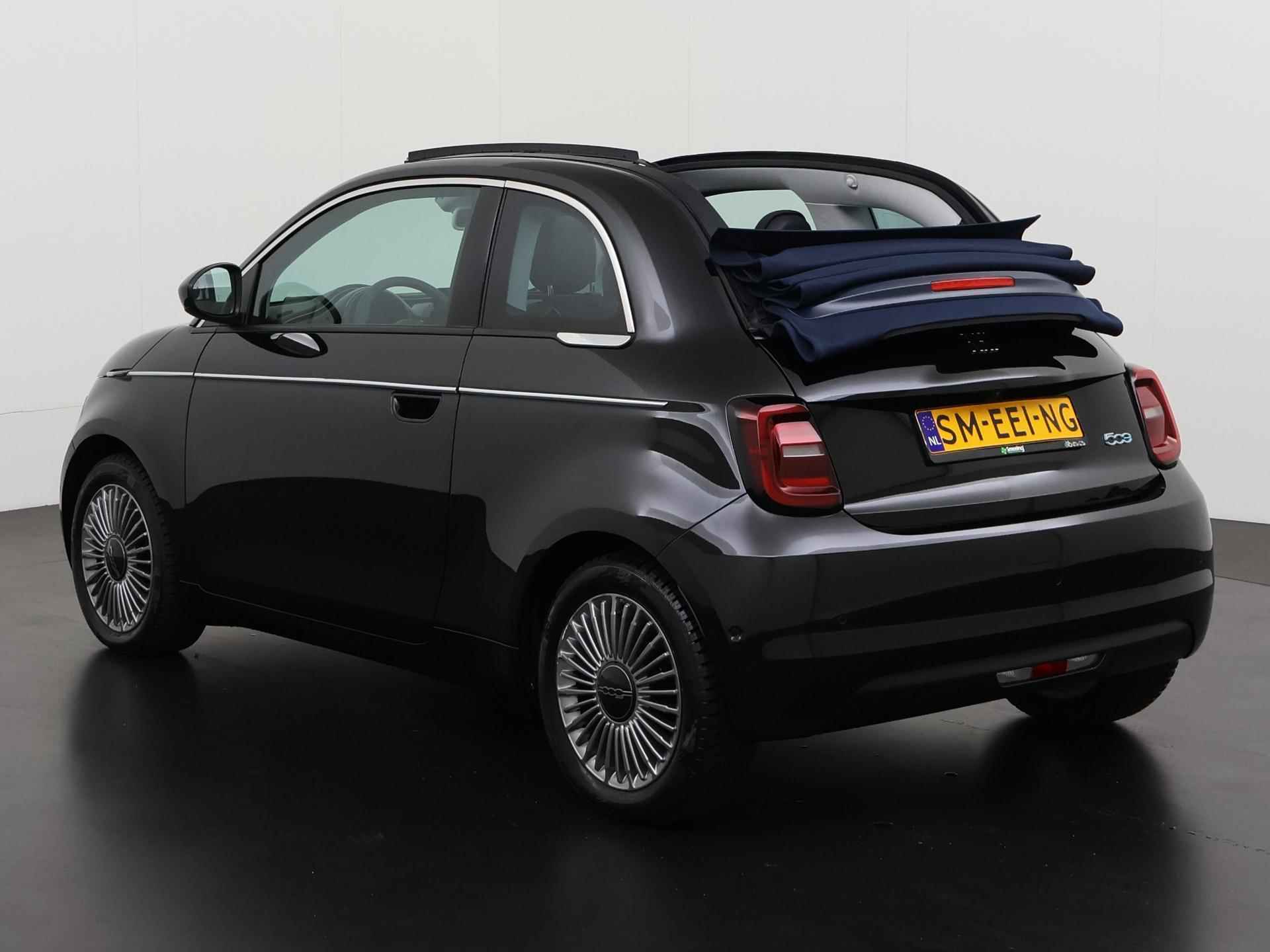 Fiat 500e Cabrio 42 kWh | Camera | Stoelverwarming | Apple Carplay | Zondag Open! - 6/41