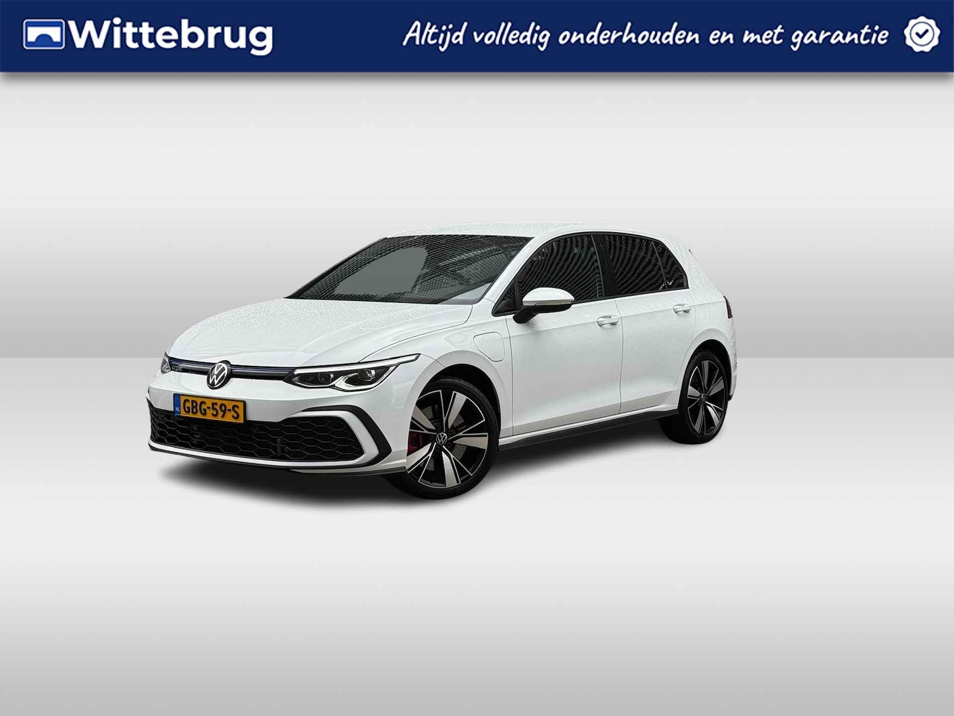 Volkswagen Golf 1.4 eHybrid 245pk DSG GTE / Virtual Cockpit / 18" LMV / Navi / Stuur en Stoelverwarming / LED