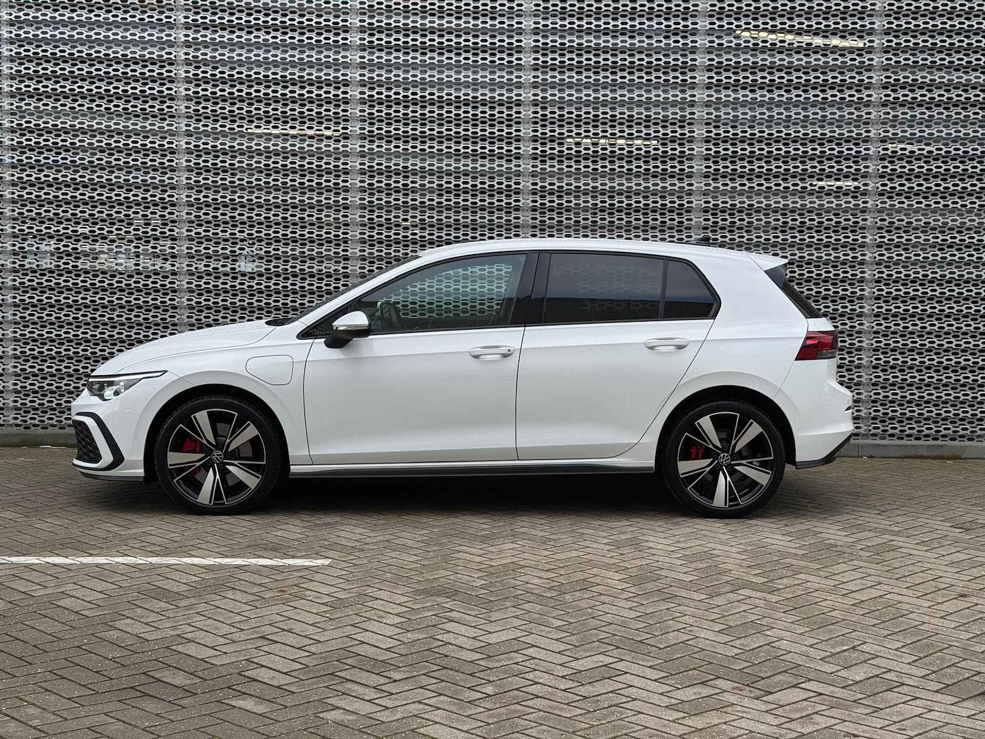 Volkswagen Golf 1.4 eHybrid 245pk DSG GTE / Virtual Cockpit / 18" LMV / Navi / Stuur en Stoelverwarming / LED - 5/27