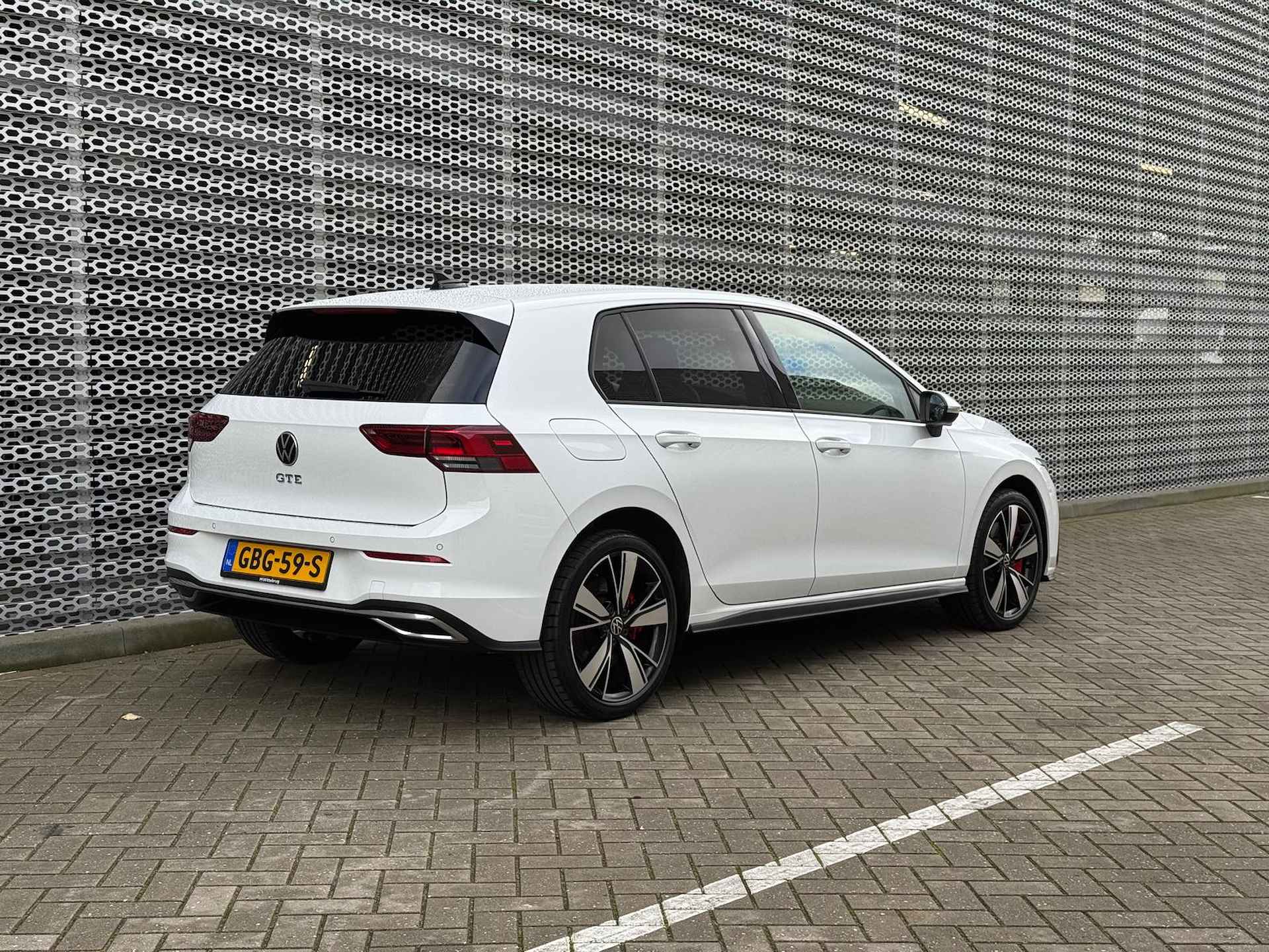 Volkswagen Golf 1.4 eHybrid 245pk DSG GTE / Virtual Cockpit / 18" LMV / Navi / Stuur en Stoelverwarming / LED - 8/27