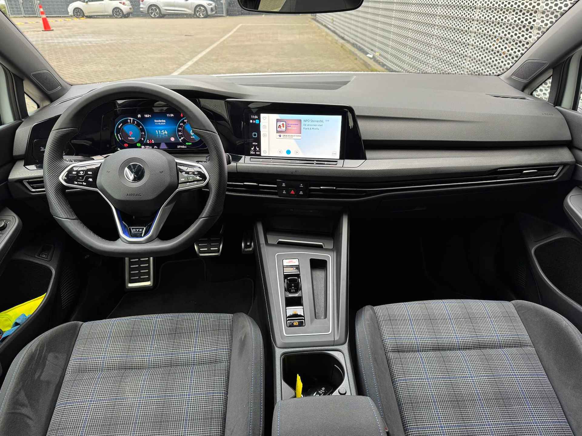 Volkswagen Golf 1.4 eHybrid 245pk DSG GTE / Virtual Cockpit / 18" LMV / Navi / Stuur en Stoelverwarming / LED - 14/27