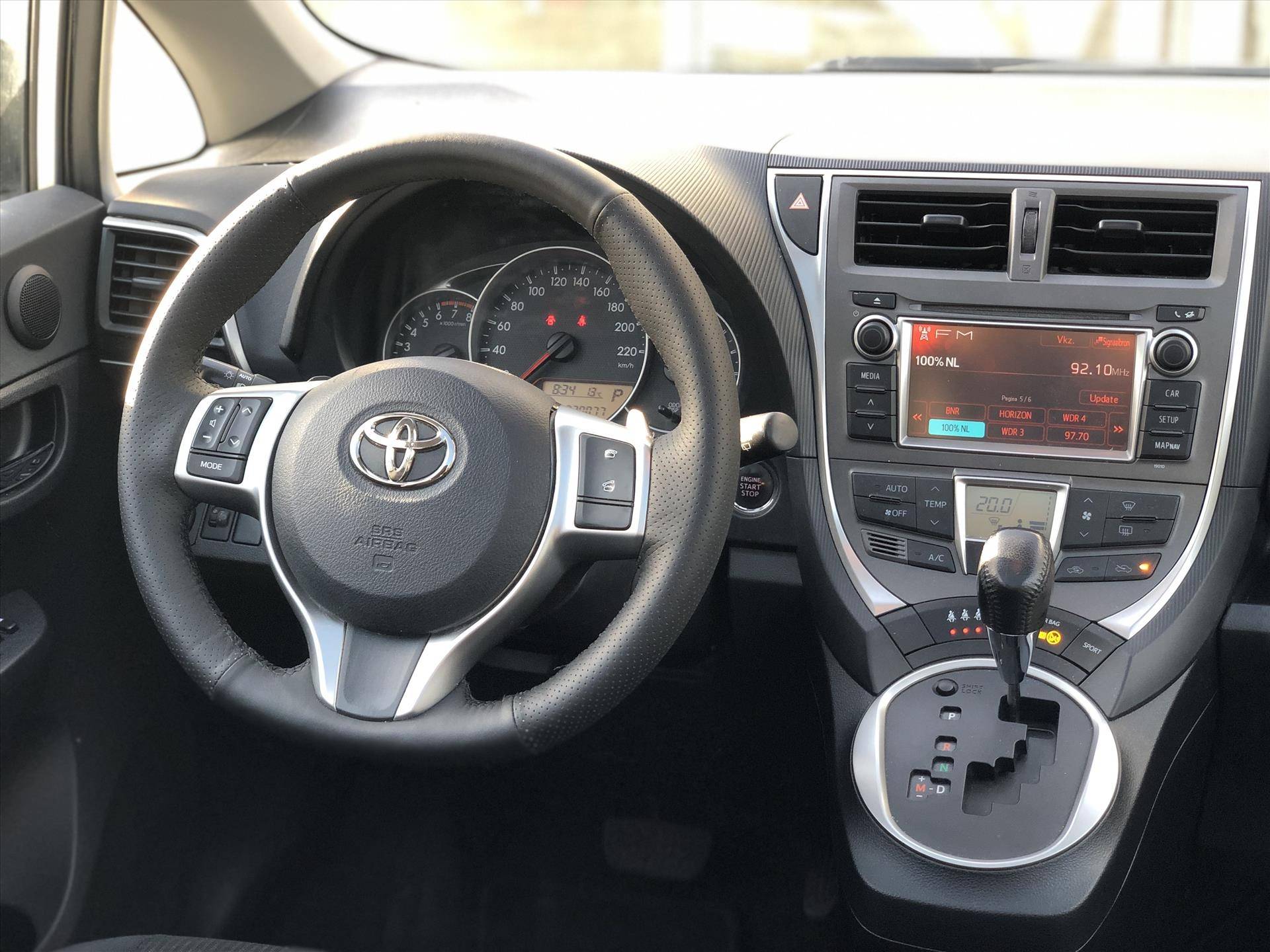 Toyota Verso-S 1.3 VVT-i CVT Automaat Dynamic | Panoramadak, Lichtmetalen velgen, Parkeersensoren, Keyless, Top onderhouden, Fijne instap! - 16/33