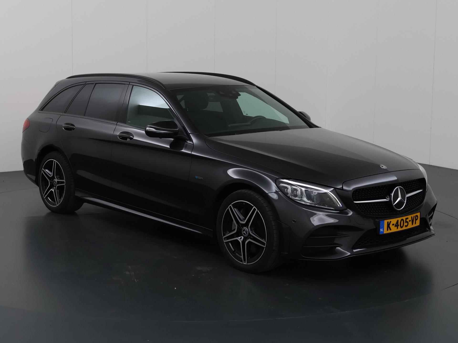 Mercedes-Benz C-klasse Estate 300 e Business Solution AMG Limited | Digitaal Dashboard | Groot Navigatie | Lederen Interieur | Sportstoelen | Multibeam LED | Camera | Stoelverwarming | DAB | Ele. kofferdeksel | Dodehoek detectie | - 24/48