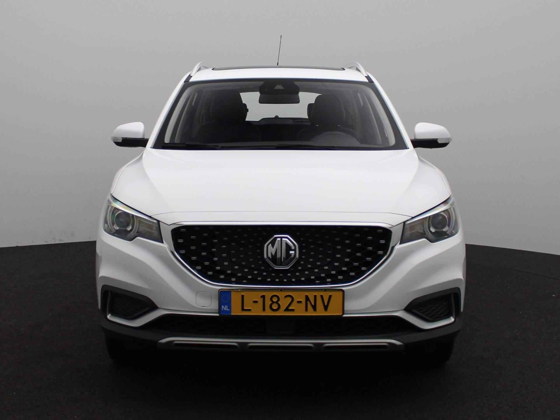 MG ZS EV Luxury 45 kWh | PANORAMADAK | LEDER | ACHTERUITRIJCAMERA | PARKEERSENSOREN | ADAPTIVE CRUISE CONTROL | LANE ASSIST | STOELVERWARMING | AIRCO | - 3/26