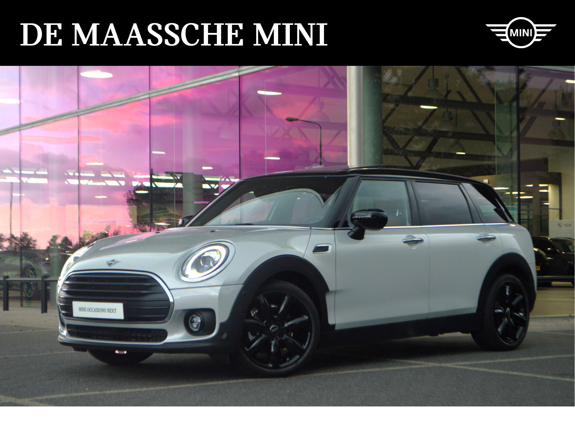 MINI Clubman Cooper Automaat / Panoramadak / Achteruitrijcamera / LED / Comfort Access / Park Assistant / Comfortstoelen / Harman-Kardon