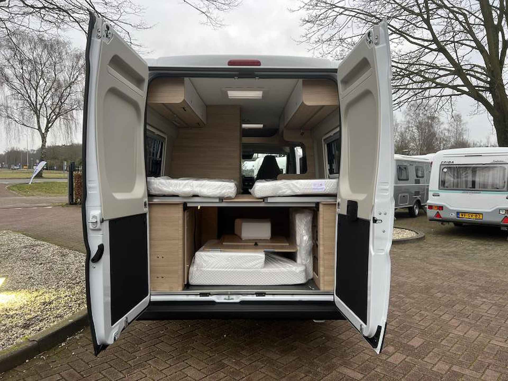 Roadcar R 640  LENGTE BEDDEN NIEUW - 3/16