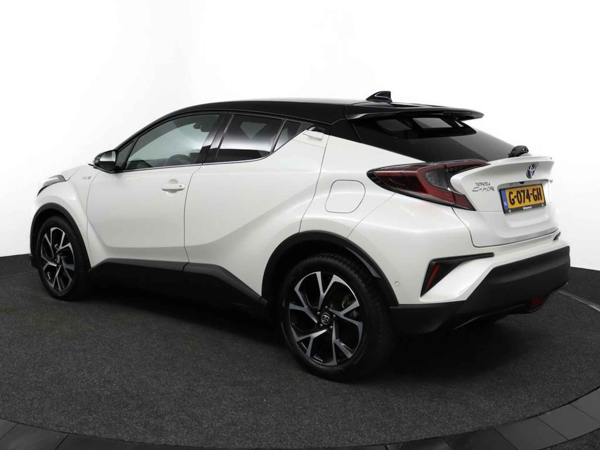 Toyota C-HR 1.8 Hybrid Style Ultimate | LED verlichting | Adaptive Cruise Control | Lederen bekleding | Stoelverwarming | Stuurverwarming | - 12/54