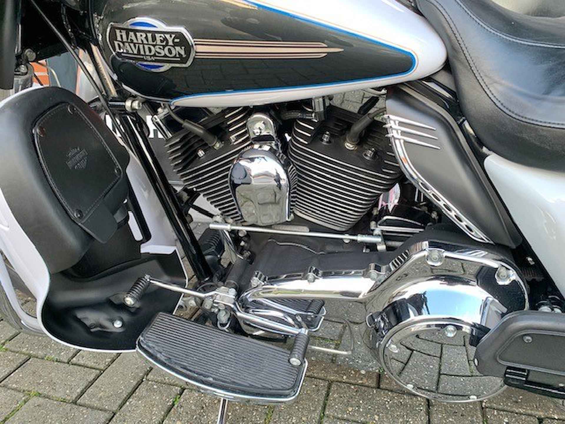 Harley-Davidson FLHTCU ULTRA FLHTK LIMITED - 13/15