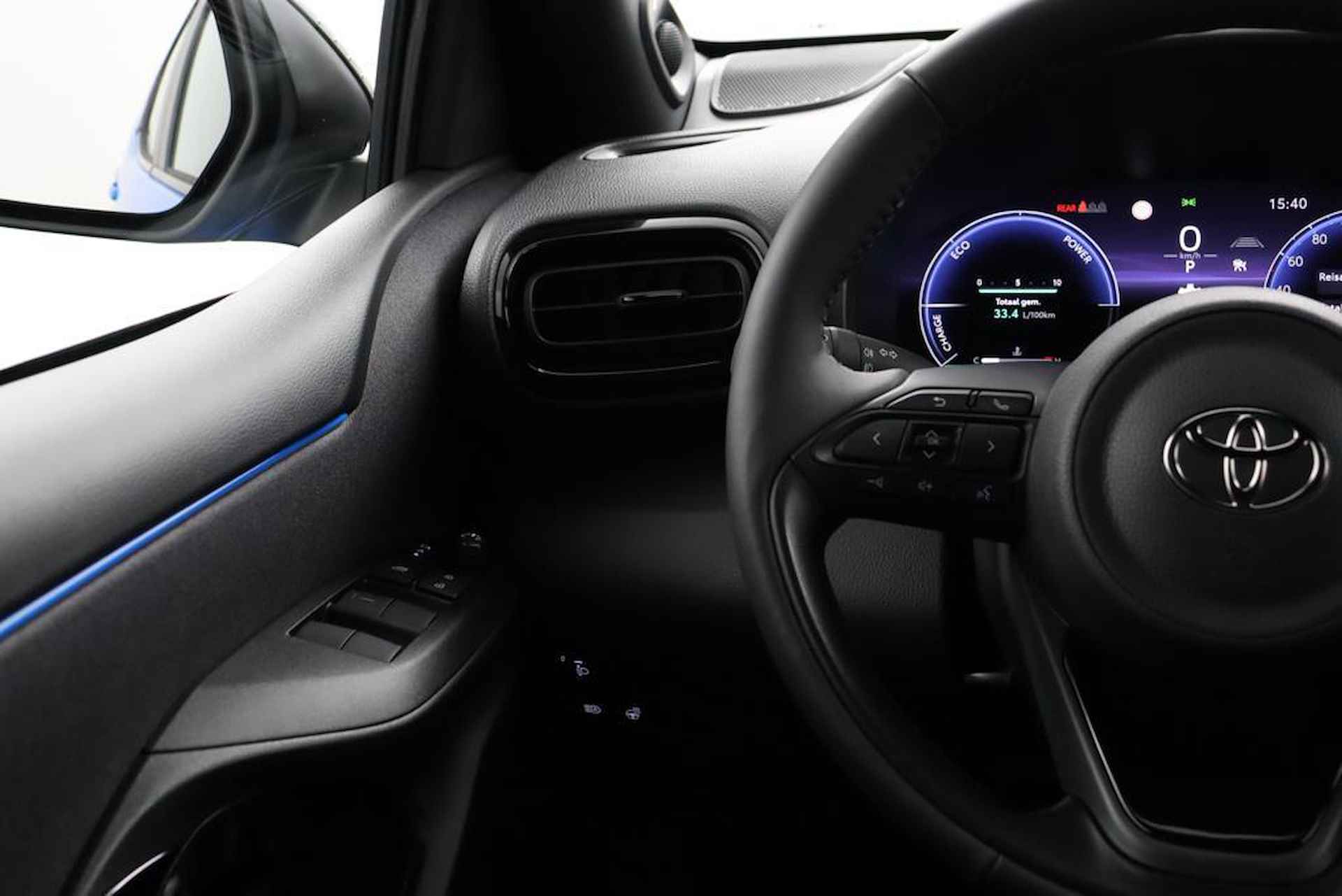Toyota Yaris 1.5 Hybrid Launch Edition | Navigatie | Stoel / Stuurverwarming | Parkeersensoren | Leer | JBL Audio | - 19/54