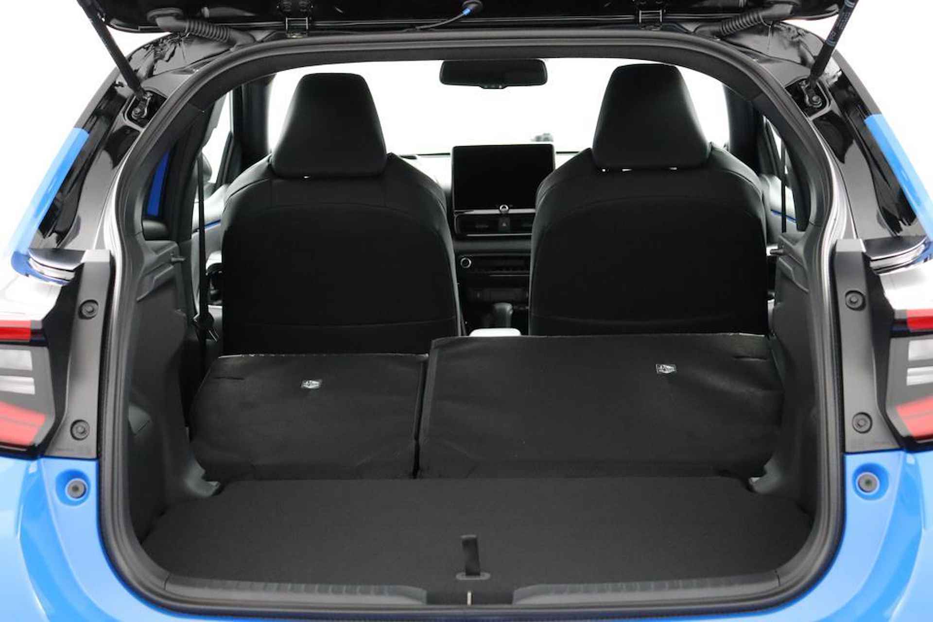 Toyota Yaris 1.5 Hybrid Launch Edition | Navigatie | Stoel / Stuurverwarming | Parkeersensoren | Leer | JBL Audio | - 25/54