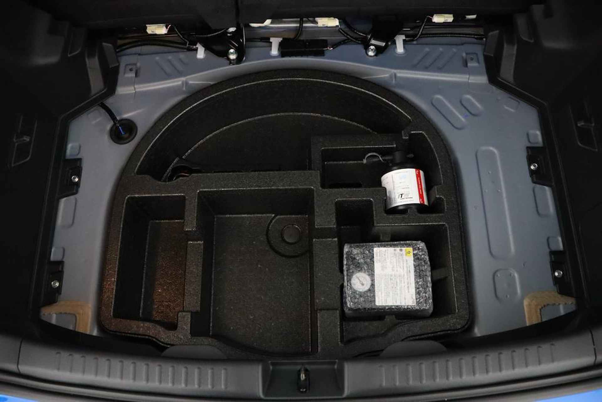 Toyota Yaris 1.5 Hybrid Launch Edition | Navigatie | Stoel / Stuurverwarming | Parkeersensoren | Leer | JBL Audio | - 33/54