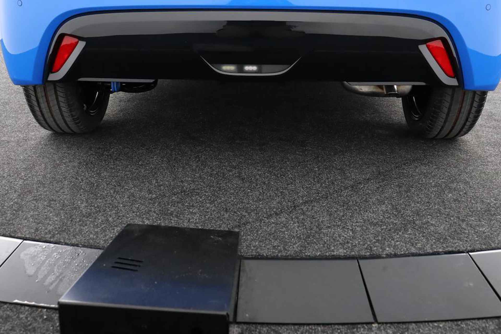 Toyota Yaris 1.5 Hybrid Launch Edition | Navigatie | Stoel / Stuurverwarming | Parkeersensoren | Leer | JBL Audio | - 39/54