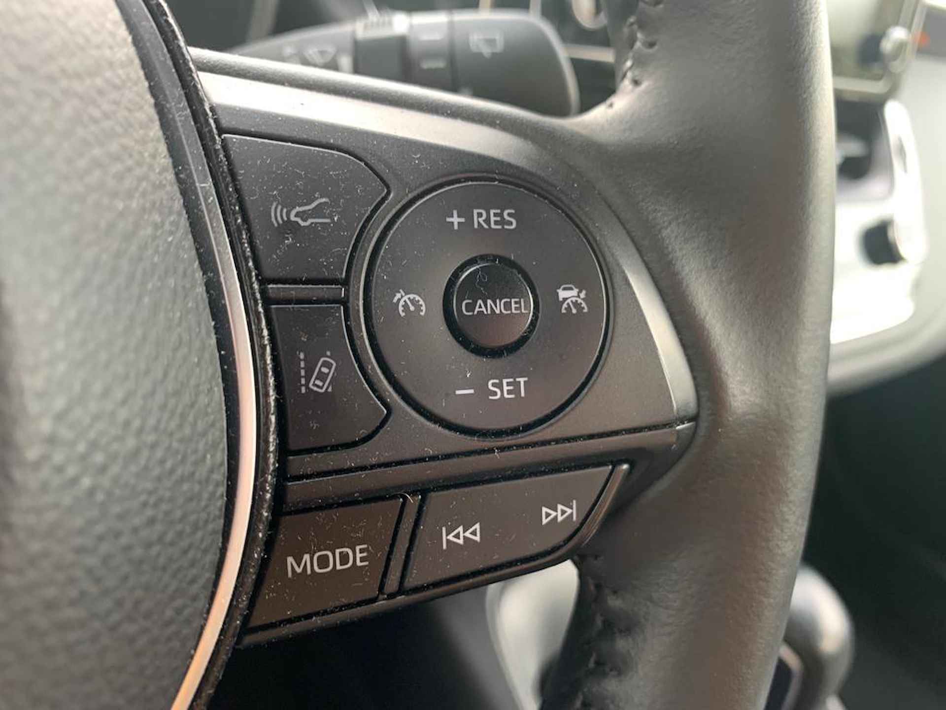 Toyota Corolla Touring Sports 1.8 Hybrid Active NL Navi Apple Carplay/Android Au - 11/20
