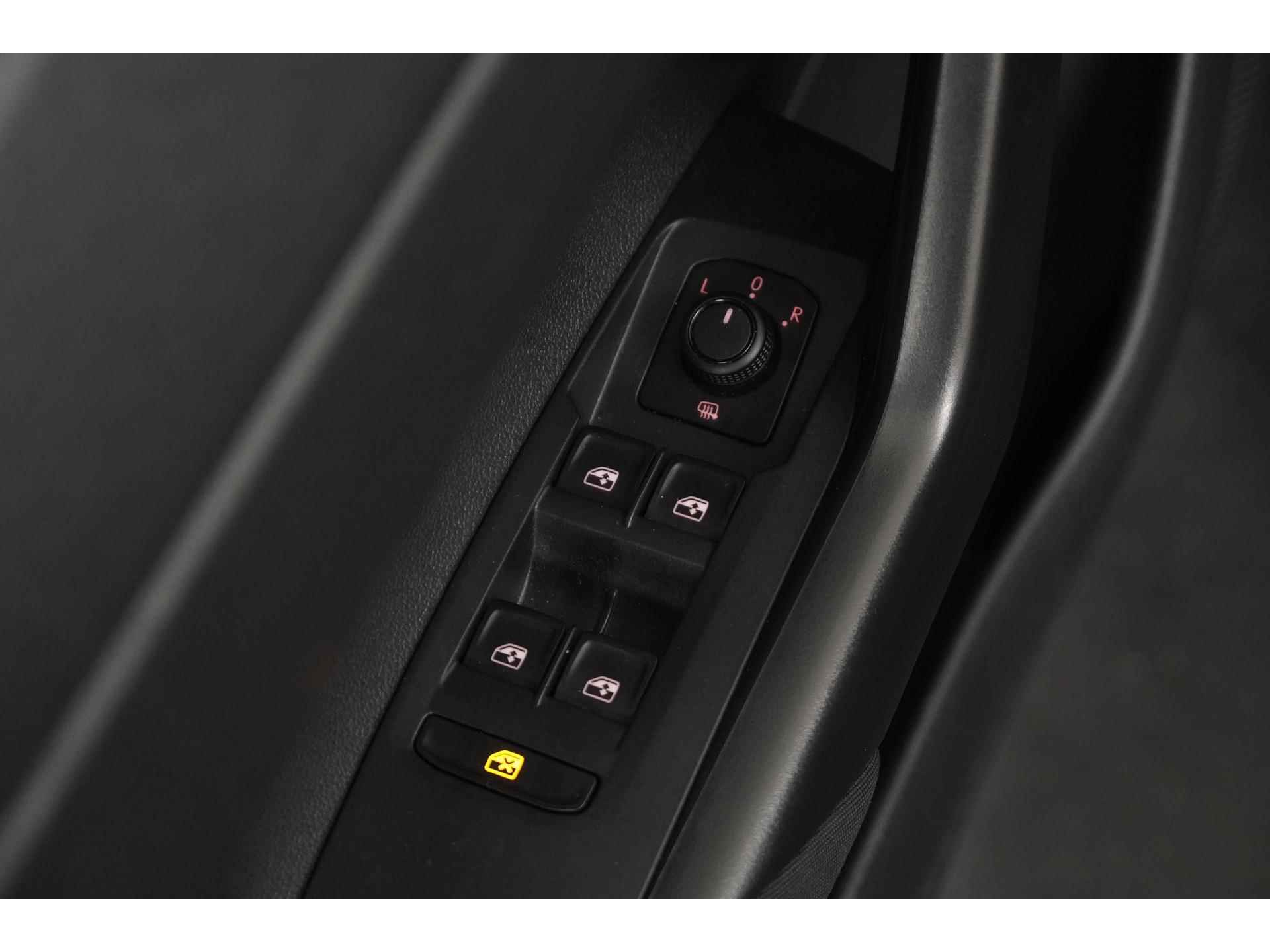 Volkswagen Polo 1.0 TSI Comfortline DSG | Navigatie | App-Connect | Stoelverwarming | Zondag Open! - 34/39