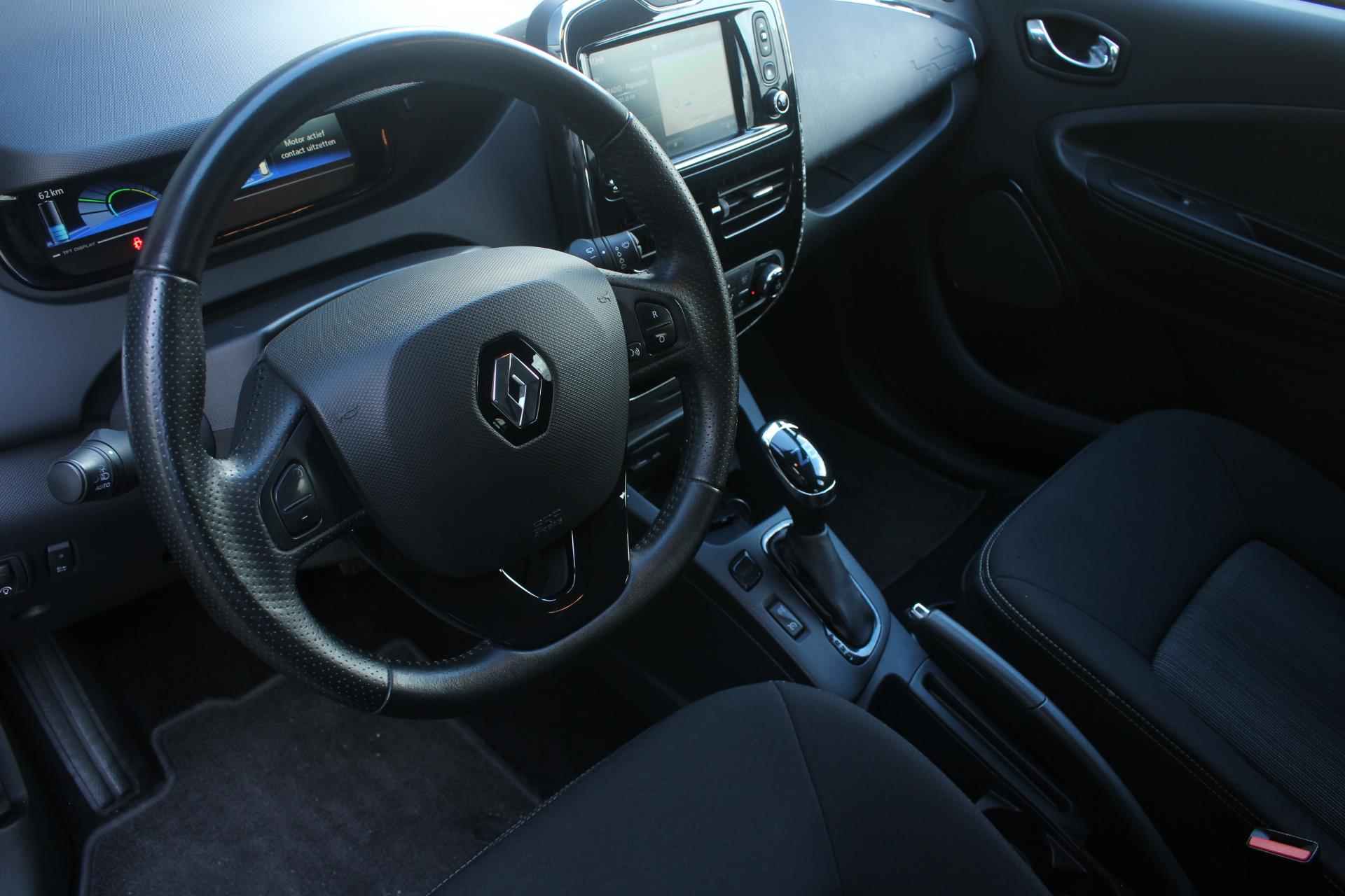 Renault ZOE R90 Intens 41 kWh 92Pk (ex Accu) | Navigatie | Climate Control | Parkeersensoren + Camera | Lichtmetalen Velgen | Cruise Control | Keyless Entry | Privacy Glass | - 9/27