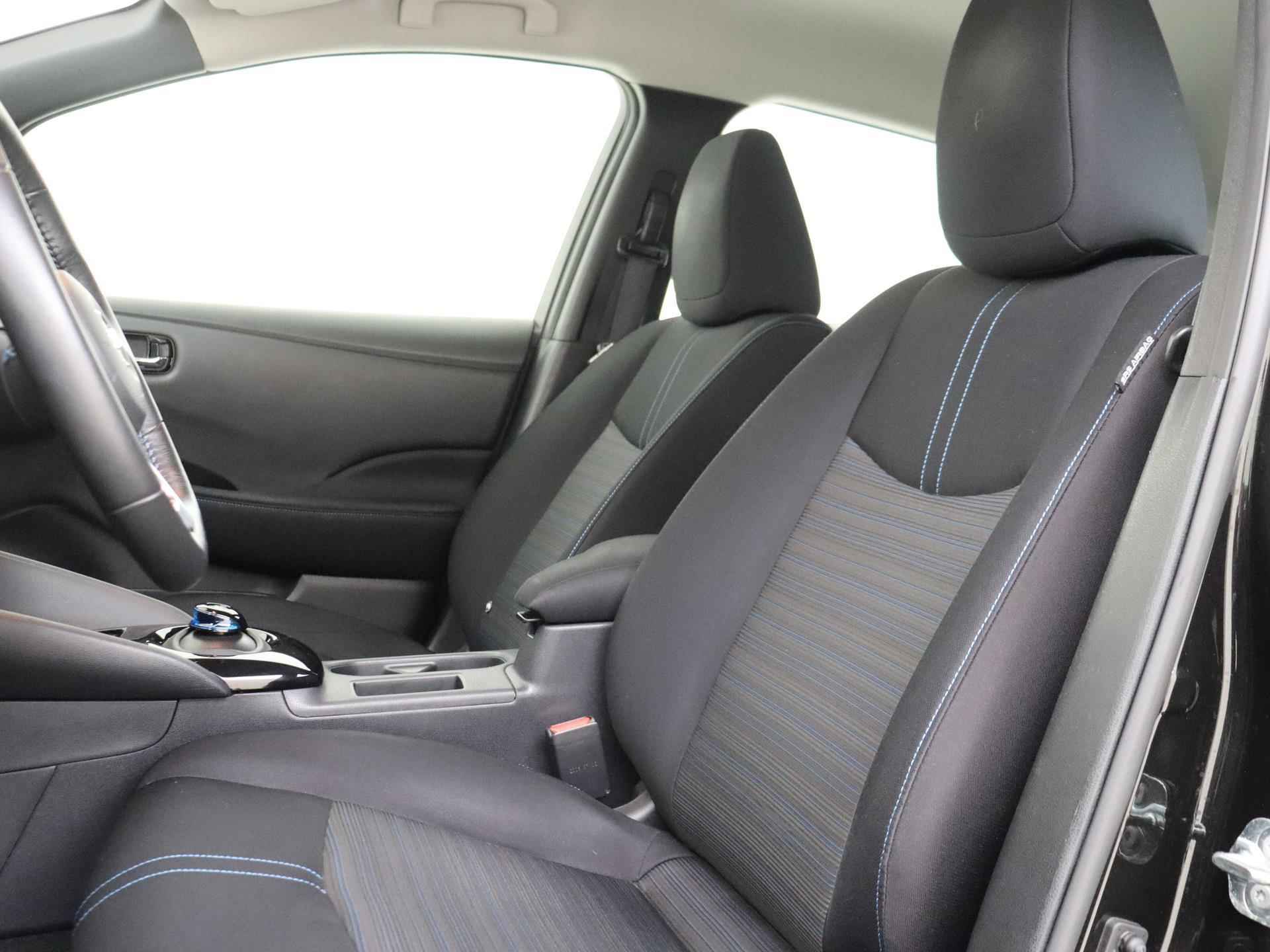 Nissan LEAF Acenta 40 kWh | Navigatie | Apple Carplay | Parkeercamera - 3/30