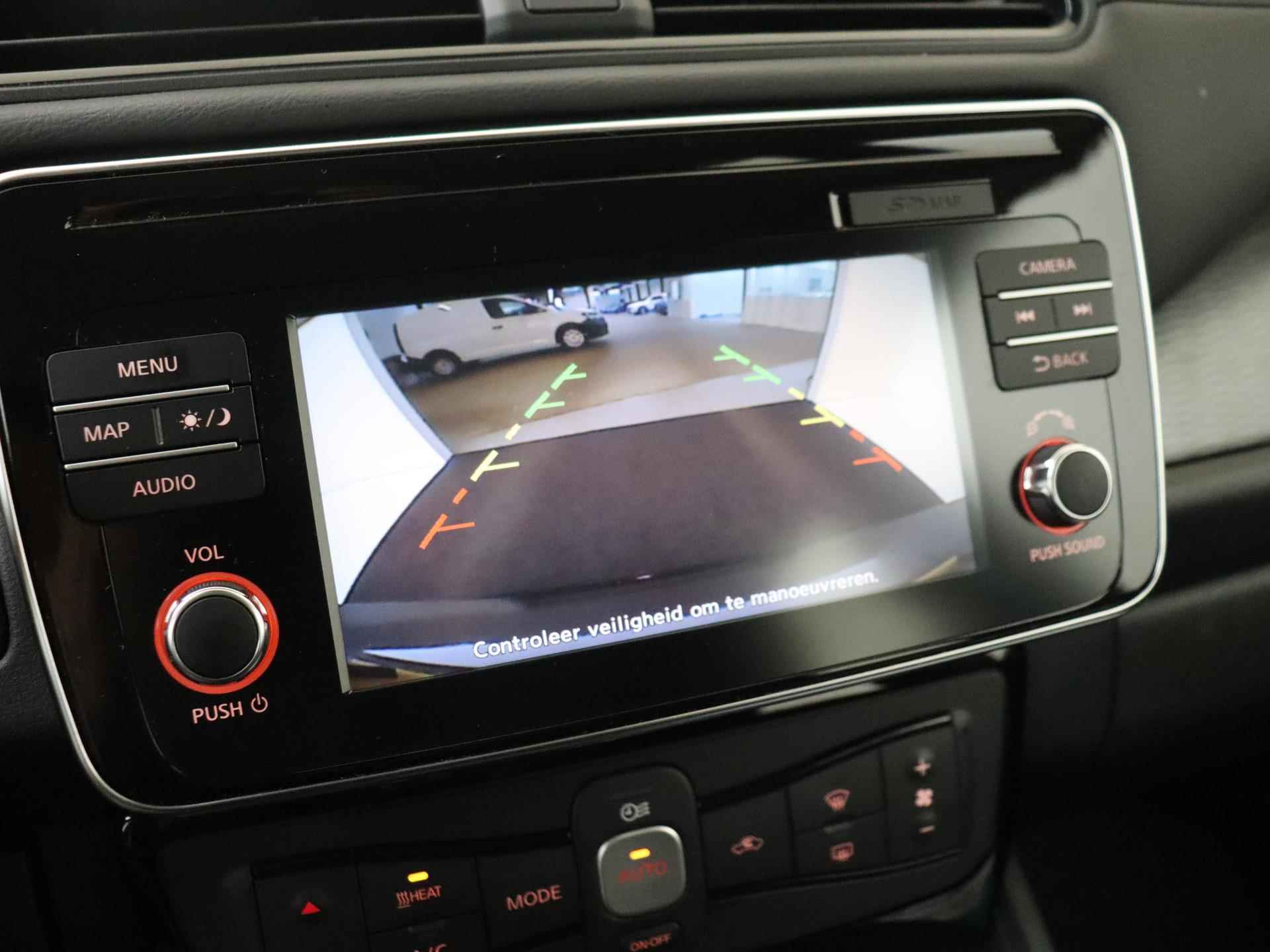Nissan LEAF Acenta 40 kWh | Navigatie | Apple Carplay | Parkeercamera - 17/30