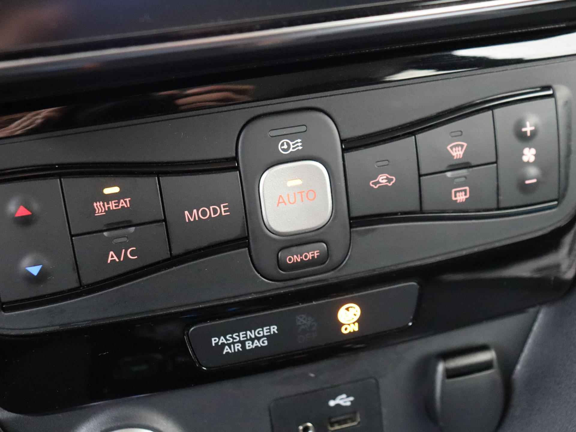 Nissan LEAF Acenta 40 kWh | Navigatie | Apple Carplay | Parkeercamera - 21/30