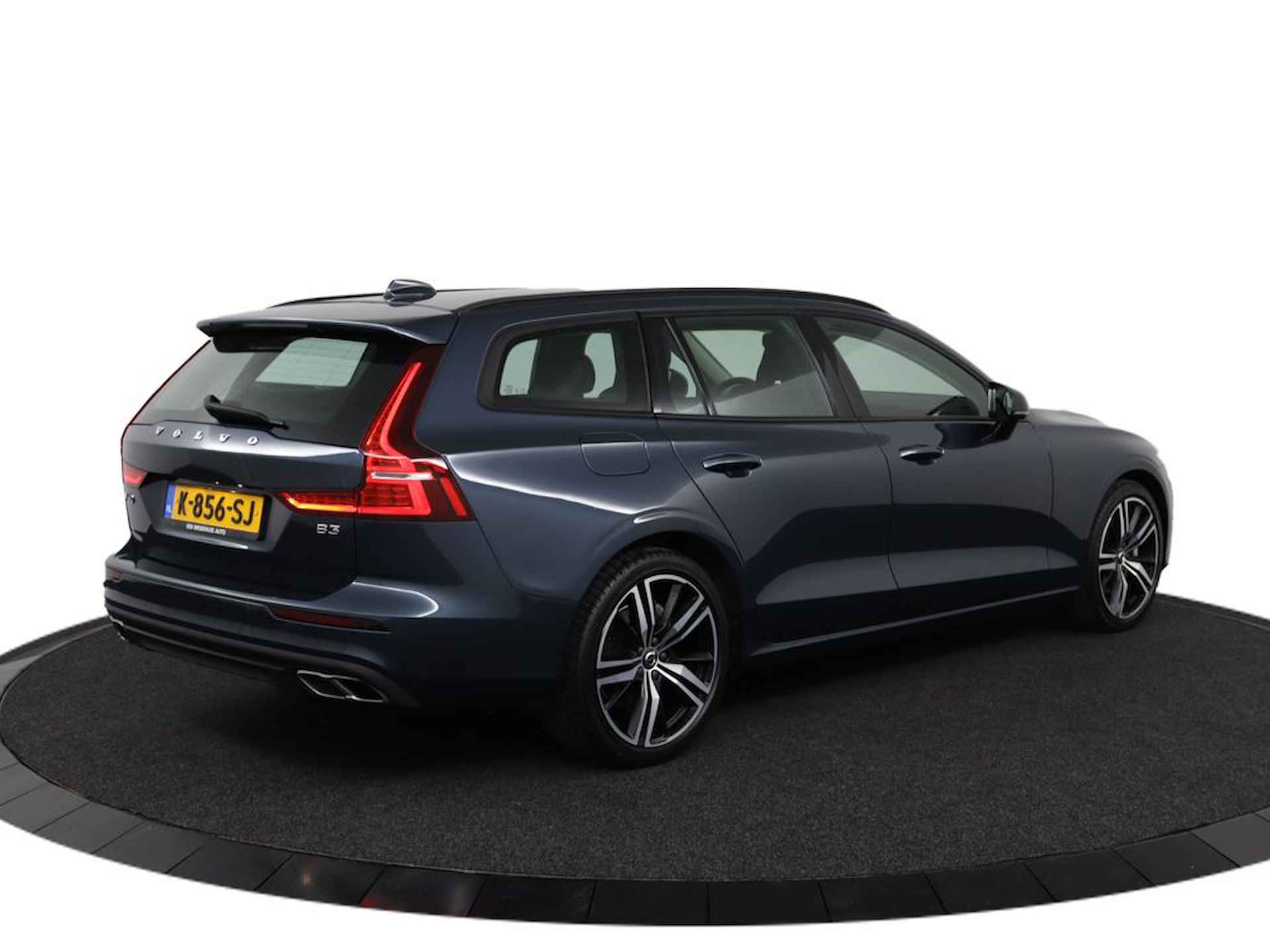 Volvo V60 B3 Momentum Advantage | Stoel & stuurwielverwarming | Adaptieve cruise control incl. BLIS | High performance audio | Park assist - 3/53