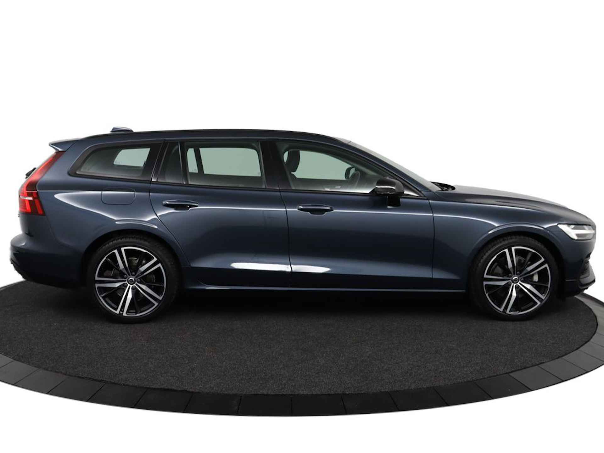 Volvo V60 B3 Momentum Advantage | Stoel & stuurwielverwarming | Adaptieve cruise control incl. BLIS | High performance audio | Park assist - 14/53