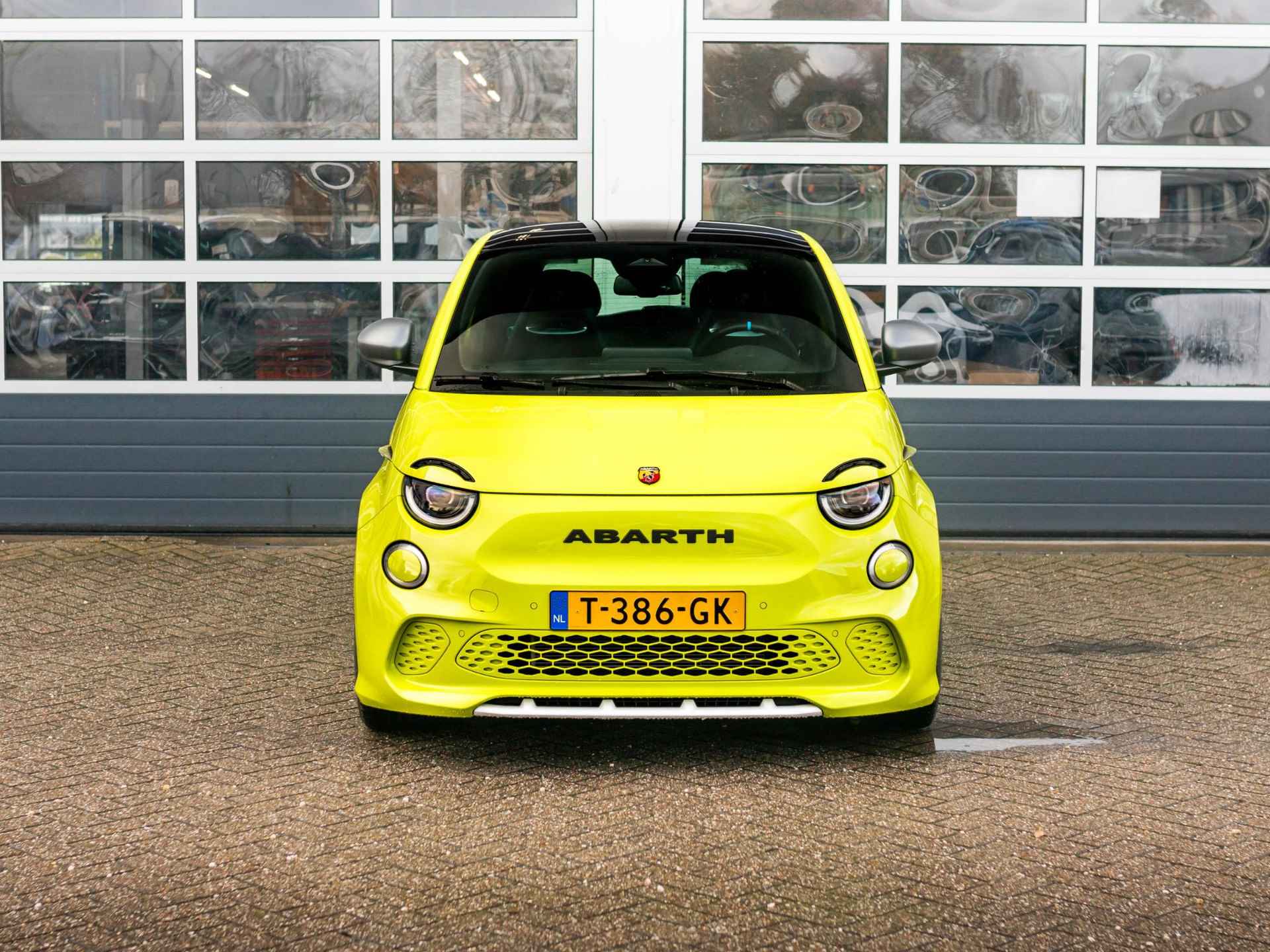 Abarth 500e 42 kWh Turismo 155pk | Clima | Pack Winter | Cruise | Apple Carplay | Leder | Priv. glass | JBL | BSM | Sepp €2.000,- - 2/34