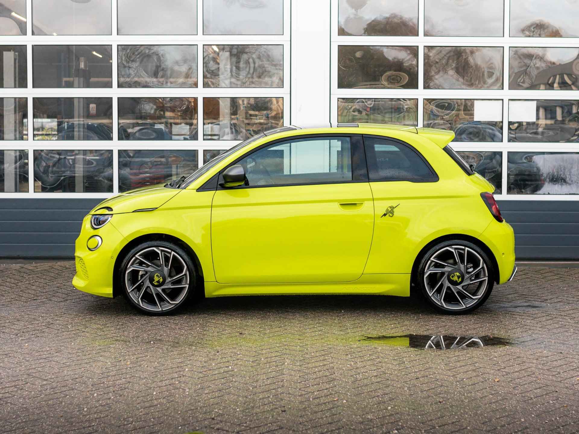 Abarth 500e 42 kWh Turismo 155pk | Clima | Pack Winter | Cruise | Apple Carplay | Leder | Priv. glass | JBL | BSM | Sepp €2.000,- - 8/34