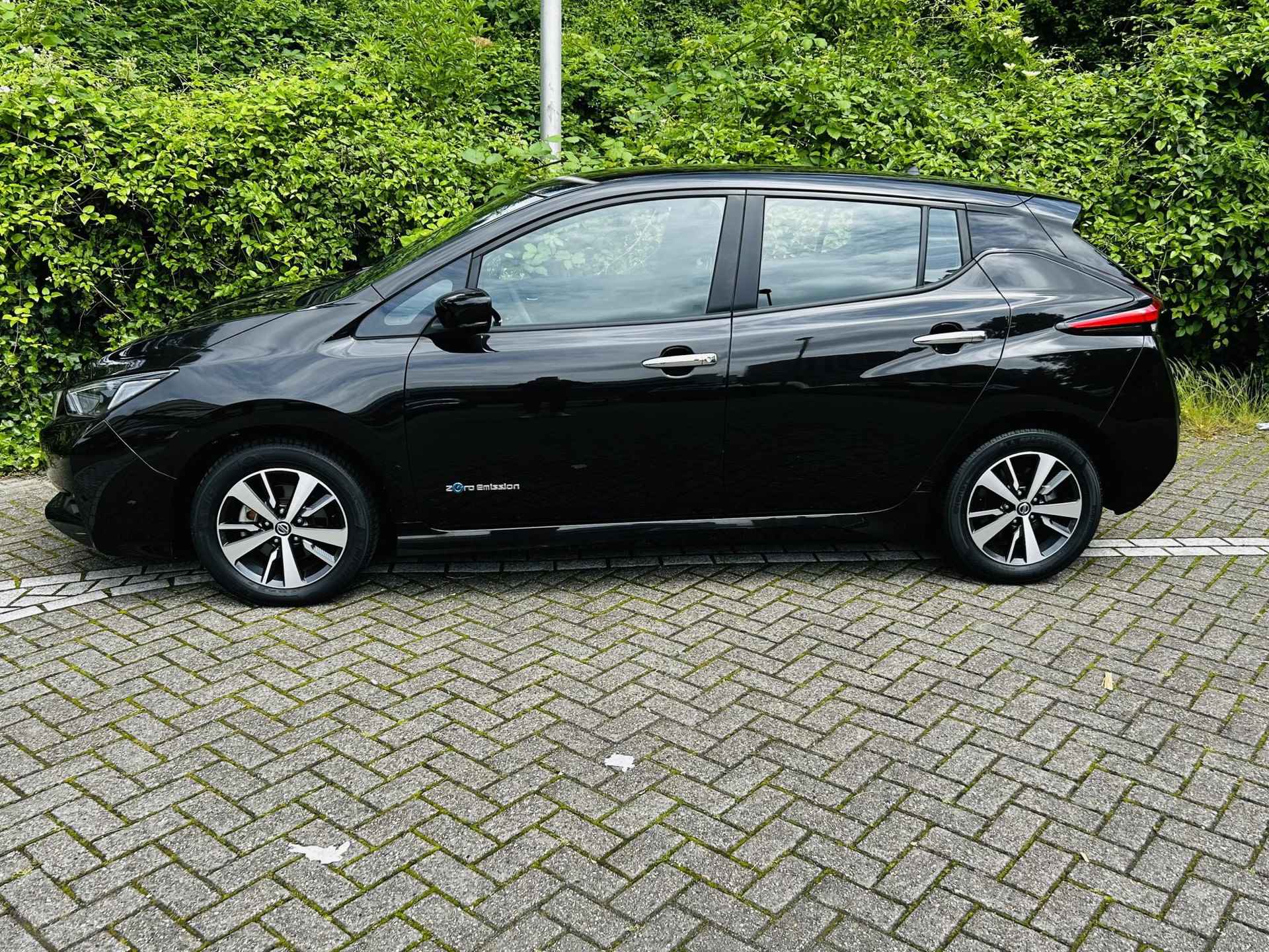 Nissan Nissan leaf 40kwh ACENTA 40 KWH | € 2000,- EURO SUBSIDIE MOGELIJK | AUTOMAAT | CRUISE | NAVI | CLIMATE | KEYLESS | CAMERA | - 2/24