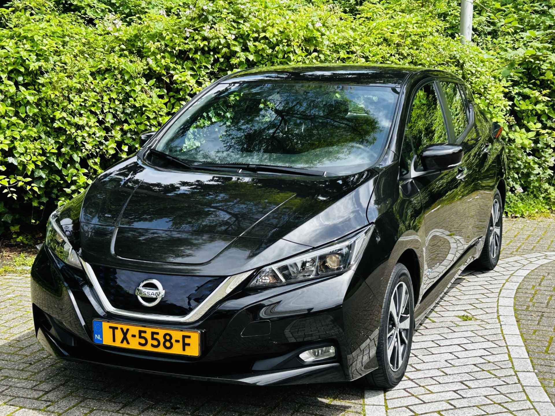 Nissan Nissan leaf 40kwh ACENTA 40 KWH | € 2000,- EURO SUBSIDIE MOGELIJK | AUTOMAAT | CRUISE | NAVI | CLIMATE | KEYLESS | CAMERA | - 18/24