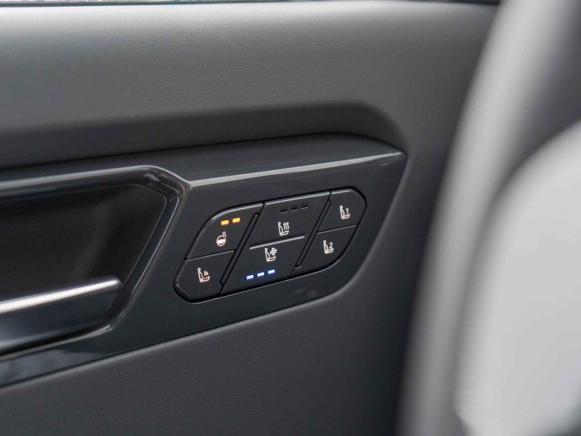 Kia EV9 Launch Edition GT-Line AWD 99.8 kWh | Clima | Navi | 7-Pers. | Adapt. Cruise | 21" | Head-Up | Stoel-/Stuurverwarming | Premium Audio | Schuif-/kanteldak - 24/45