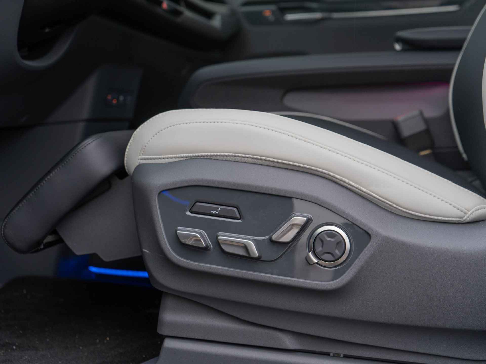 Kia EV9 Launch Edition GT-Line AWD 99.8 kWh | Clima | Navi | 7-Pers. | Adapt. Cruise | 21" | Head-Up | Stoel-/Stuurverwarming | Premium Audio | Schuif-/kanteldak - 34/45