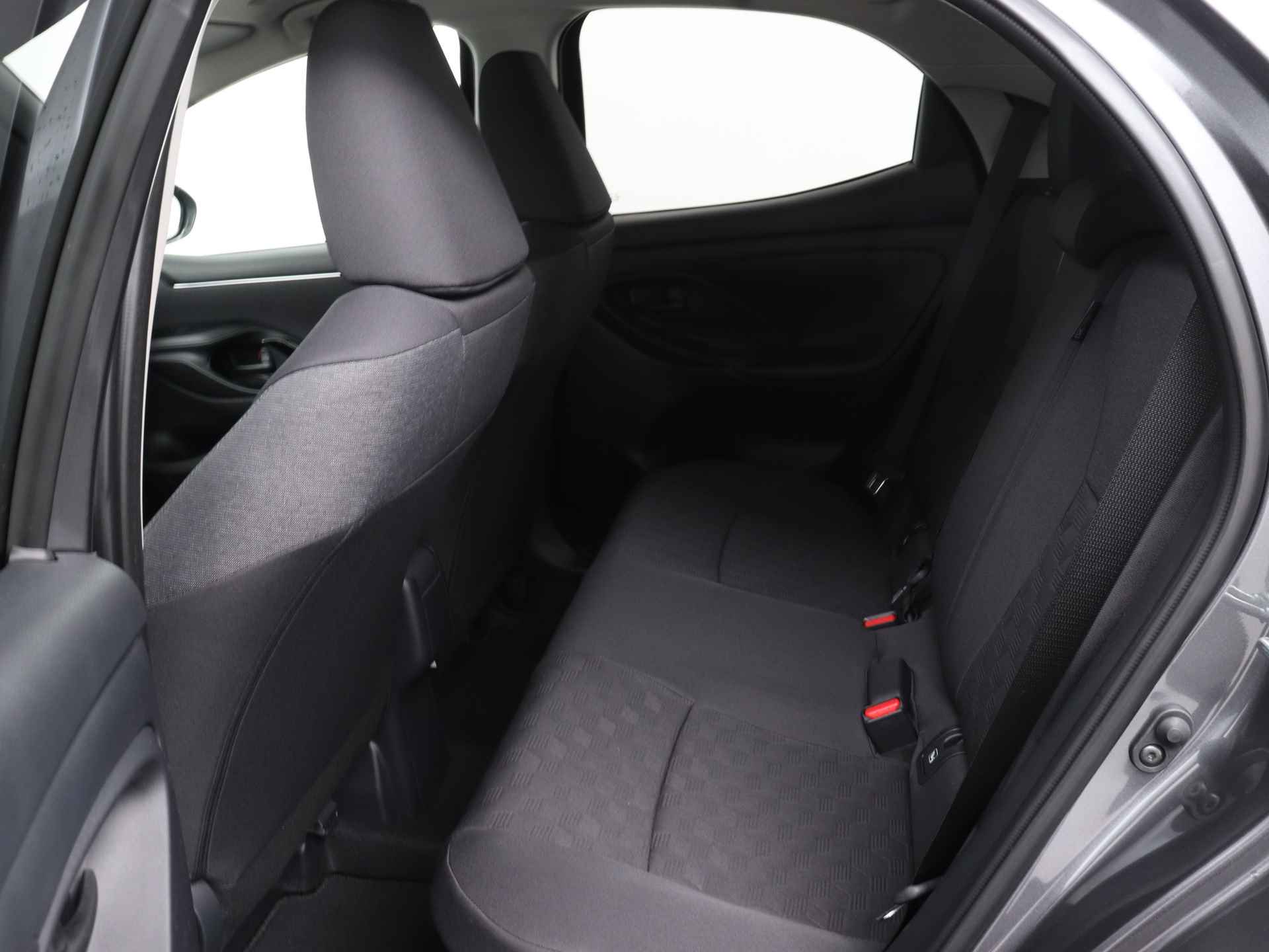 Toyota Yaris Hybrid 115 First Edition Apple Carplay/Android Auto | Adaptief Cruise Controle | Achteruitrijcamera - 21/41