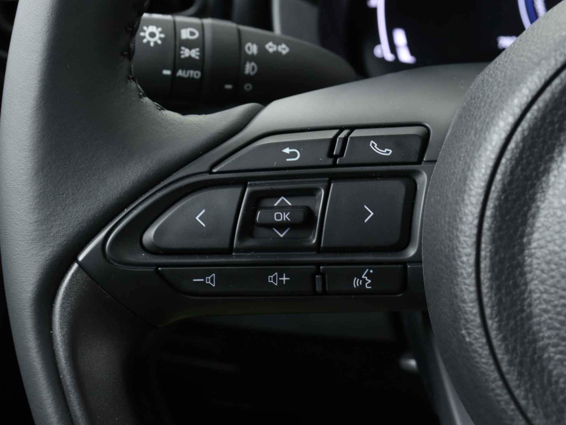 Toyota Yaris Hybrid 115 First Edition Apple Carplay/Android Auto | Adaptief Cruise Controle | Achteruitrijcamera - 22/41