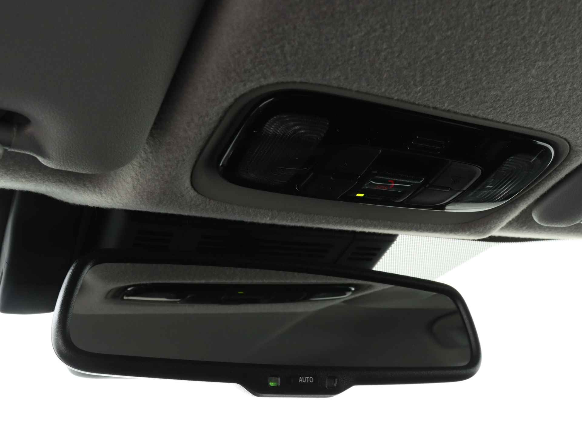 Toyota Yaris Hybrid 115 First Edition Apple Carplay/Android Auto | Adaptief Cruise Controle | Achteruitrijcamera - 31/41