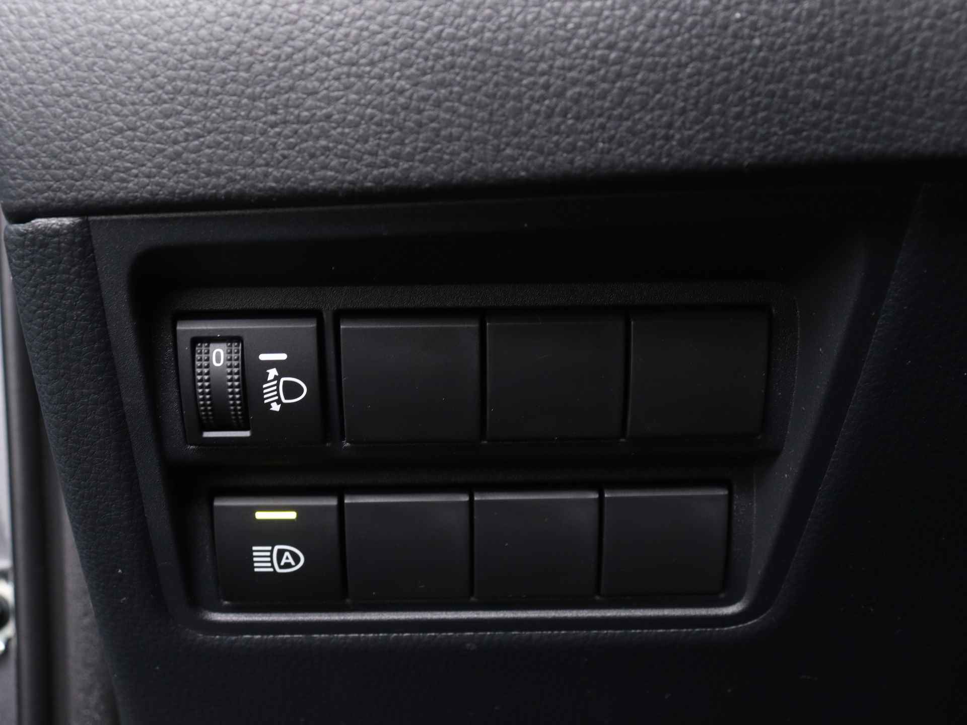 Toyota Yaris Hybrid 115 First Edition Apple Carplay/Android Auto | Adaptief Cruise Controle | Achteruitrijcamera - 33/41