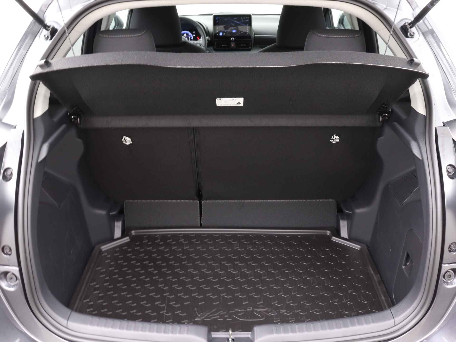 Toyota Yaris Hybrid 115 First Edition Apple Carplay/Android Auto | Adaptief Cruise Controle | Achteruitrijcamera - 35/41