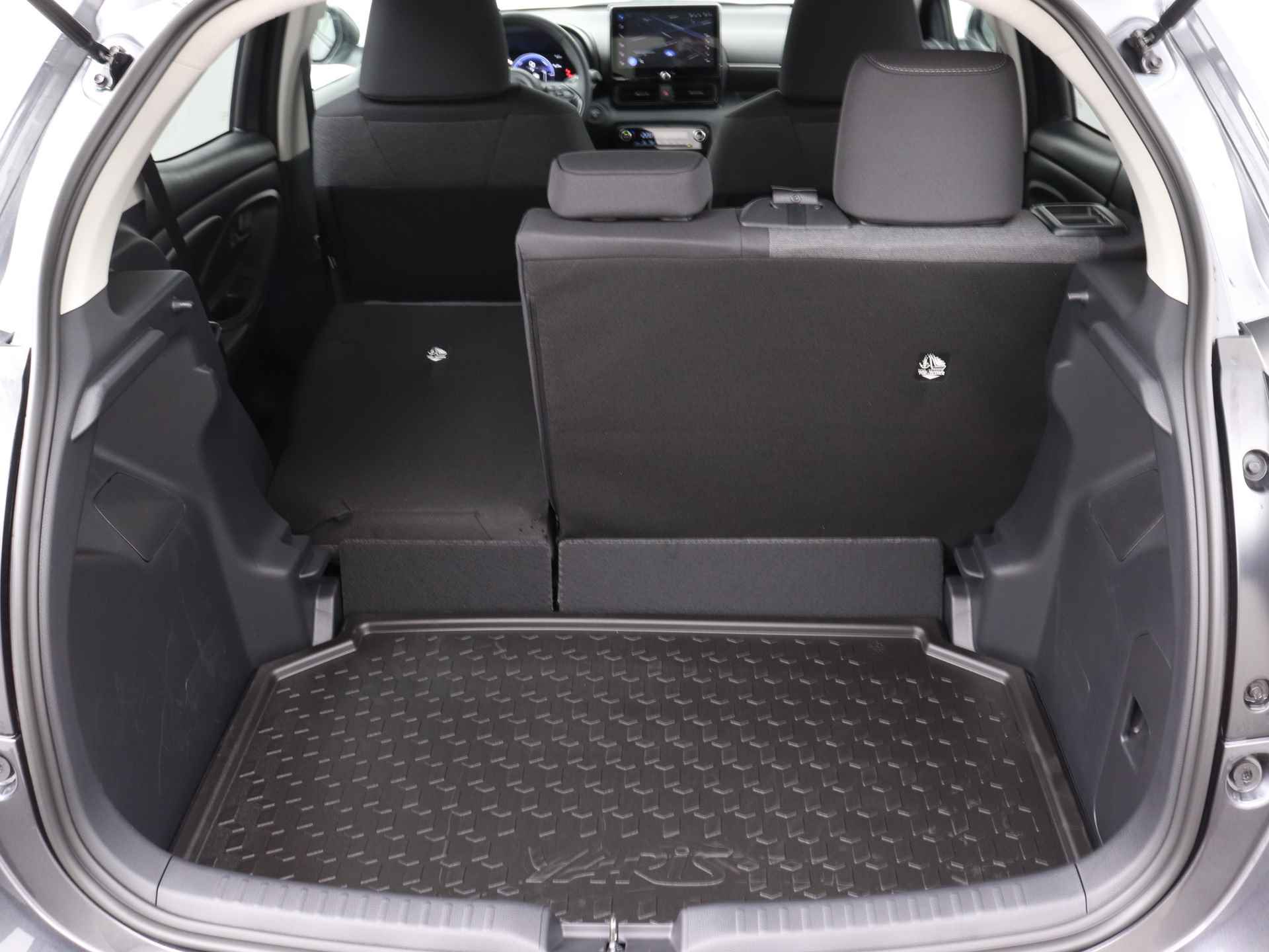 Toyota Yaris Hybrid 115 First Edition Apple Carplay/Android Auto | Adaptief Cruise Controle | Achteruitrijcamera - 36/41