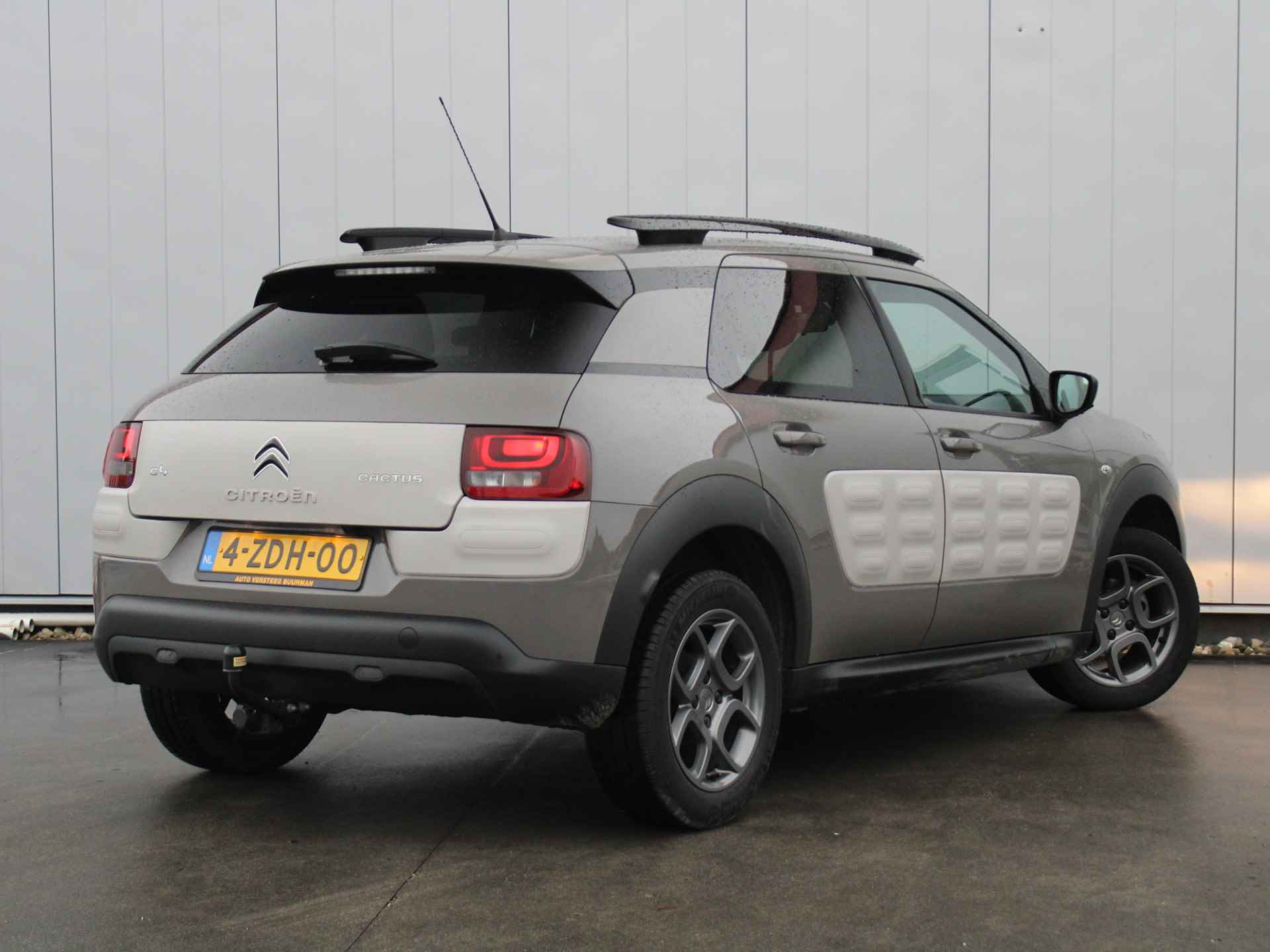 Citroën C4 Cactus 1.2 e-VTi Shine Automaat Navigatie, Achteruitrijcamera, Cruise Control, Parkeersensoren Achter, Airco Automatisch - 3/40