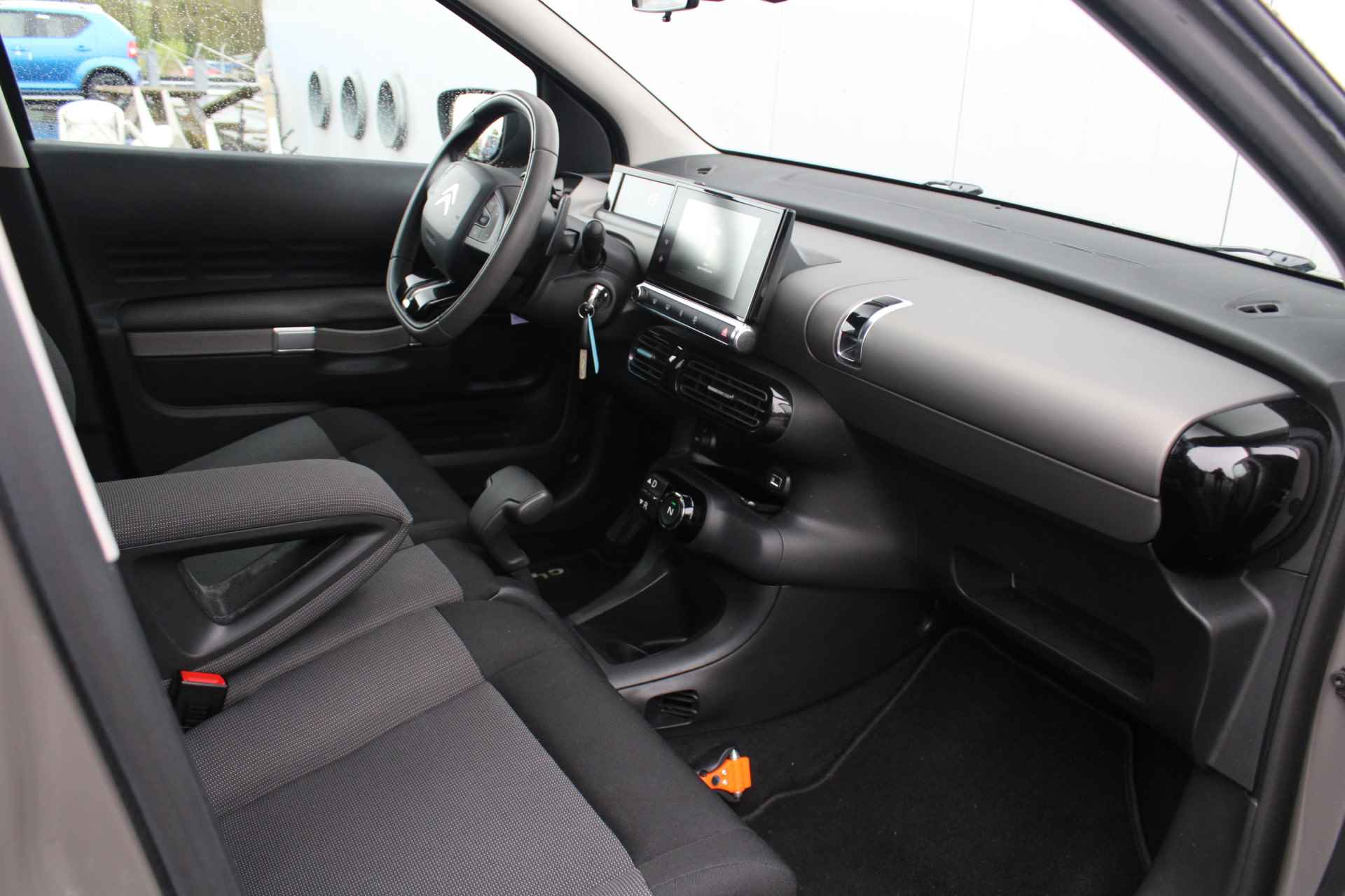 Citroën C4 Cactus 1.2 e-VTi Shine Automaat Navigatie, Achteruitrijcamera, Cruise Control, Parkeersensoren Achter, Airco Automatisch - 19/40
