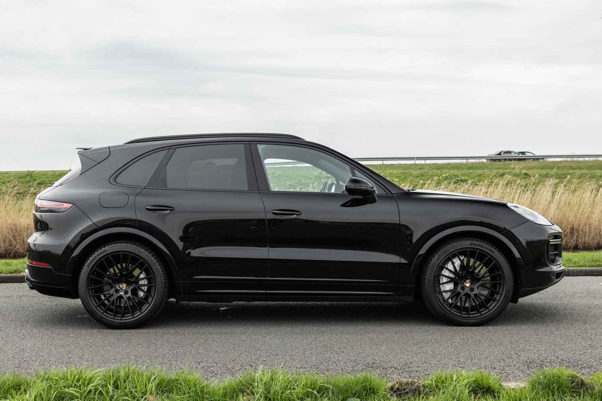 Porsche Cayenne 4.0 Turbo | Sport Chrono | Adaptieve CruiseControl | Adaptieve Sportstoelen + Memory | Exterieur Pakket | Matrix LED + PDLS+ | Panoramadak | Nachtzicht | PDCC Sport | Softclose | - 55/63