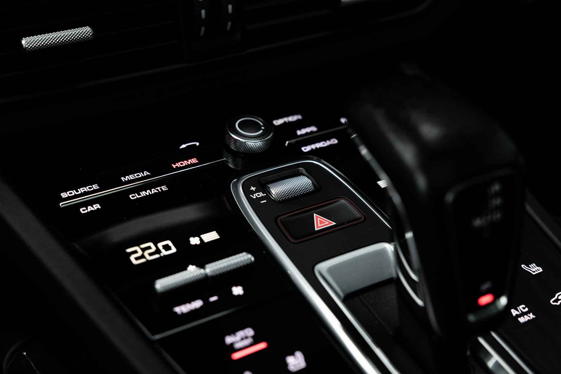 Porsche Cayenne 4.0 Turbo | Sport Chrono | Adaptieve CruiseControl | Adaptieve Sportstoelen + Memory | Exterieur Pakket | Matrix LED + PDLS+ | Panoramadak | Nachtzicht | PDCC Sport | Softclose | - 59/63