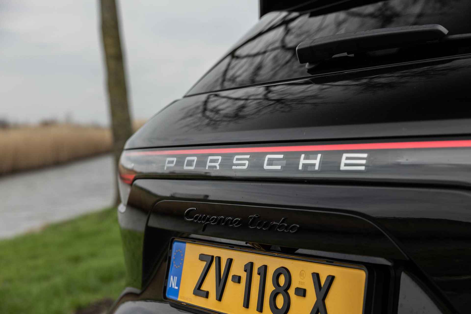 Porsche Cayenne 4.0 Turbo | Sport Chrono | Adaptieve CruiseControl | Adaptieve Sportstoelen + Memory | Exterieur Pakket | Matrix LED + PDLS+ | Panoramadak | Nachtzicht | PDCC Sport | Softclose | - 60/63