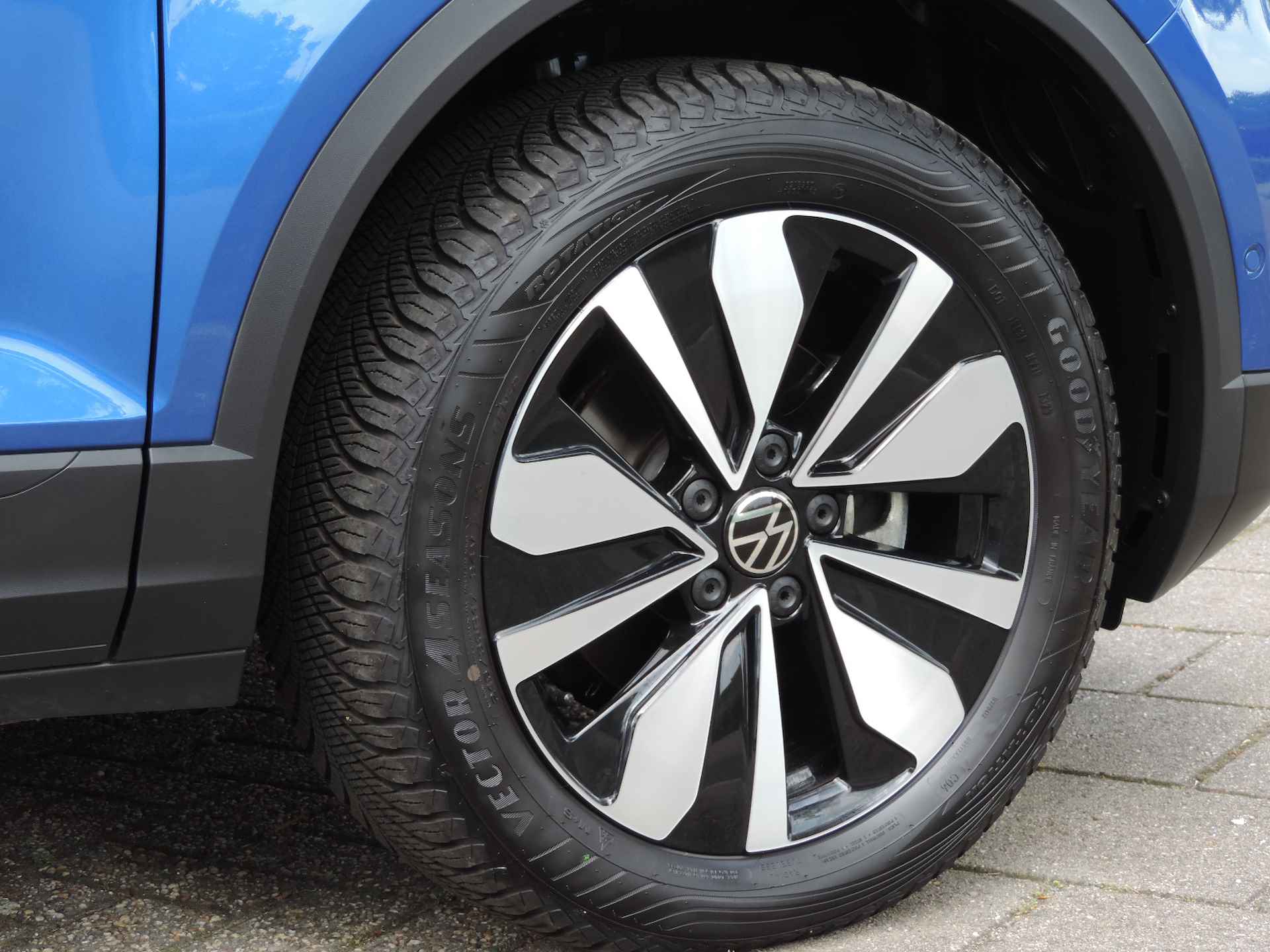 Volkswagen T-Roc 1.5 TSI 150PK Move DSG - Standkachel | Camera | CarPlay | Nav | Virtual | Stoelverw. | Afn. trekh. - 9/54