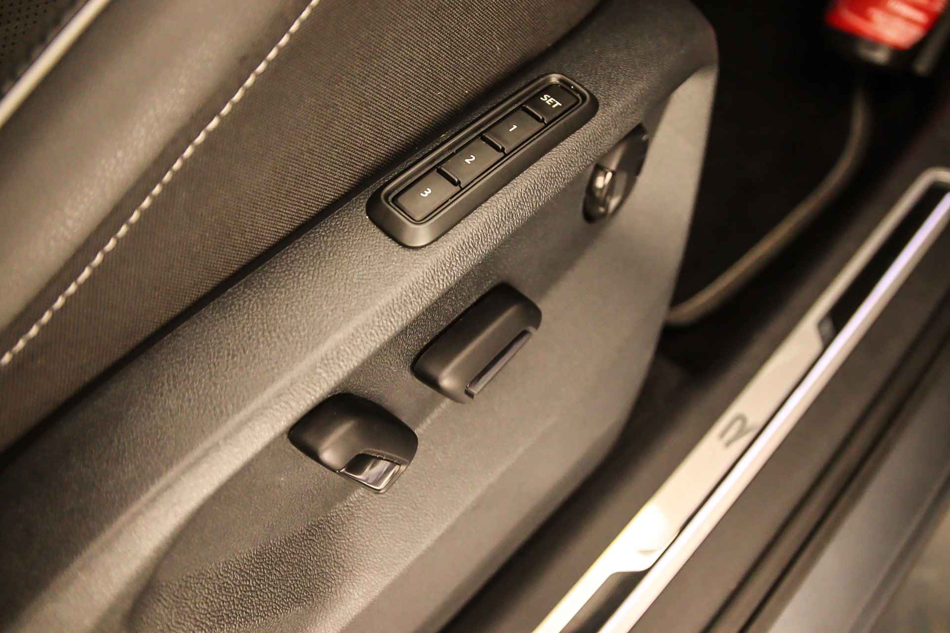 Volkswagen Tiguan Allspace R-Line 7p. 1.5 TSI 150pk DSG Automaat Trekhaak, Lederen bekleding, Panoramadak, Adaptive cruise control, 3e zitrij, Achteruitrijcamera, Navigatie, LED matrix koplampen, Elektrische achterklep - 44/48