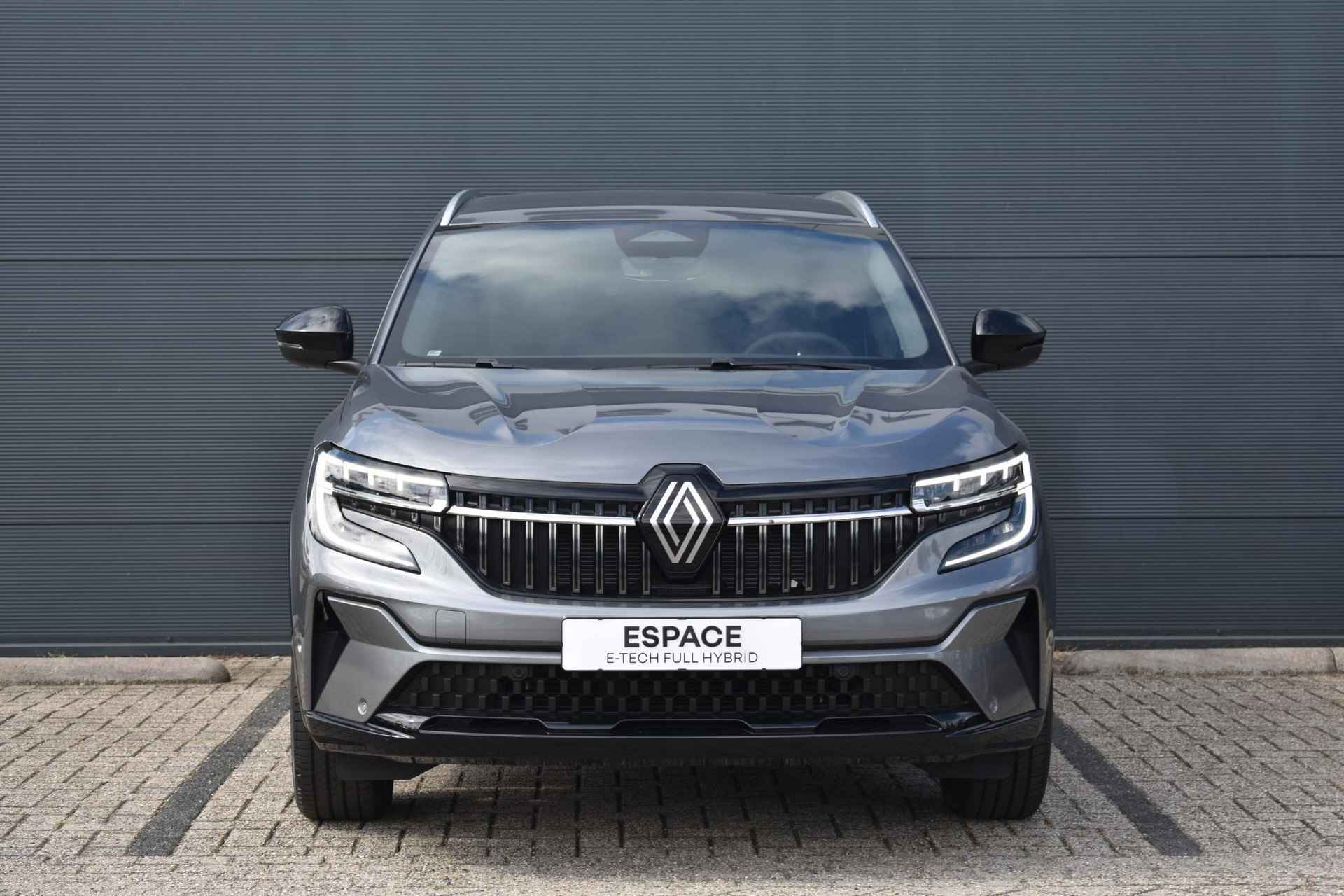 Renault Espace E-Tech Hybrid 200 techno 7p. | Pack Advanced Driving Assist | Elektr. Achterklep | Camera | PDC Rondom | Android Automotive | 19" LMV 'Komah' | Privacy Glass | Keyless | Draadloze Smartphonelader - 2/38