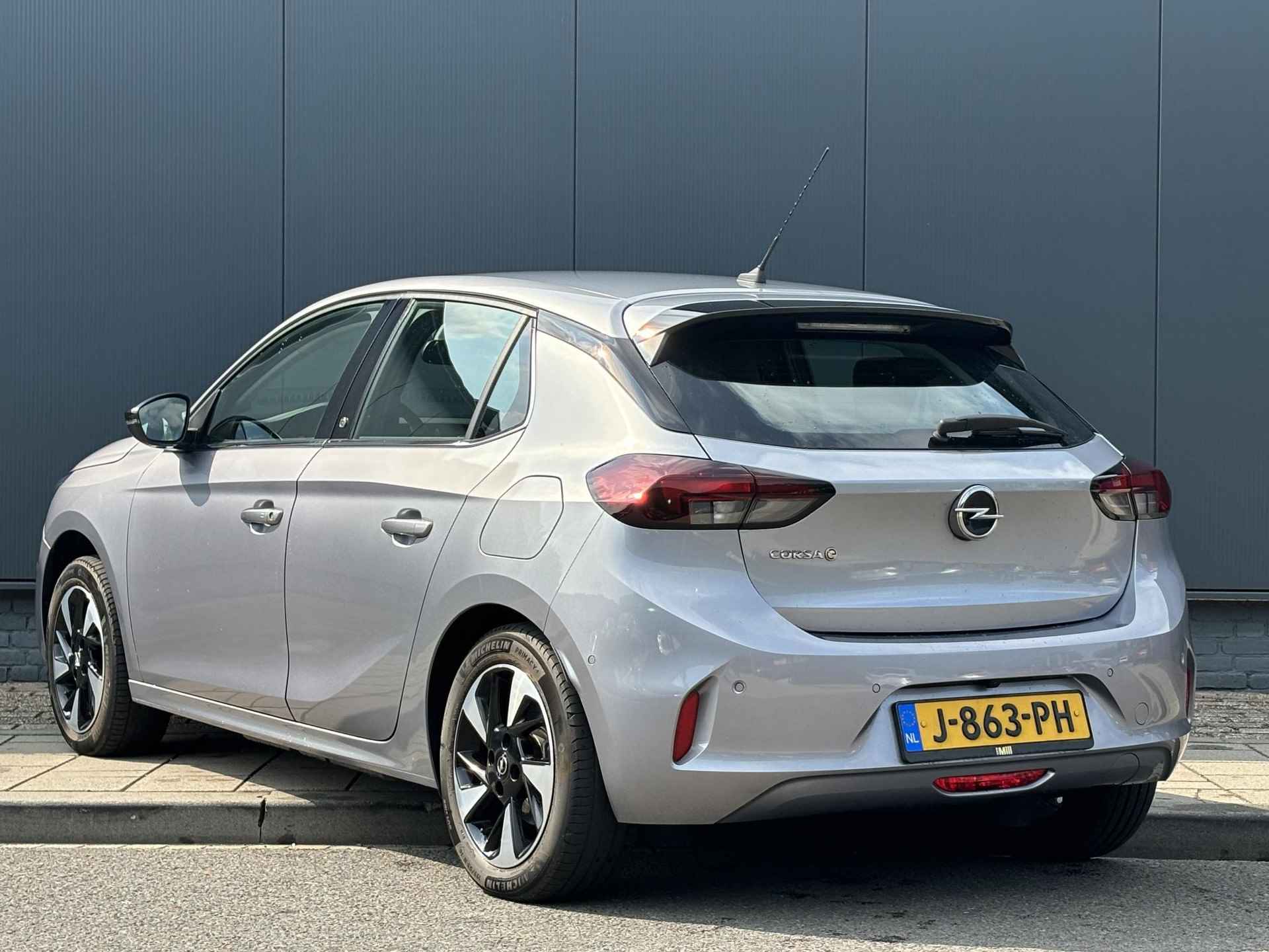 Opel CORSA-E Elegance EV 3-FASEN 50kWh 136pk |+2.000 EURO SUBSIDIE|11 KW BOORDLADER|PREMIUM PACK|180° CAMERA+SENSOREN|NAVI PRO 10"|ISOFIX|DODEHOEK|DAB+| - 4/60