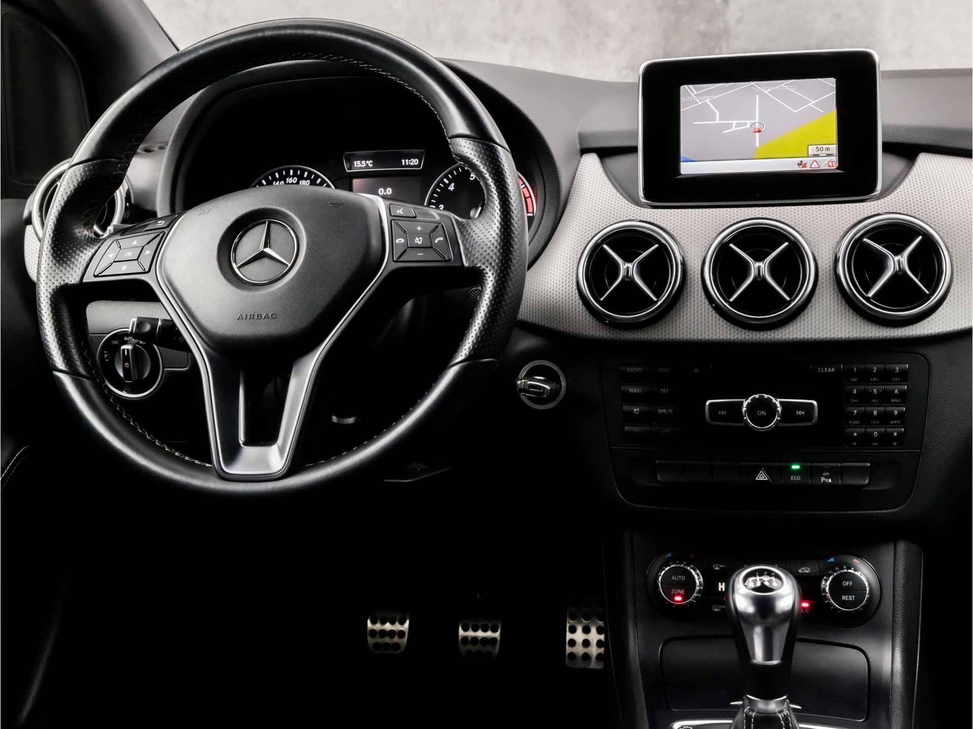 Mercedes-Benz B-Klasse 180 Ambition Sport (NAVIGATIE, NAP, CLIMATE, GETINT GLAS, XENON, LEDER, SPORTSTOELEN, CRUISE, NIEUWE APK, NIEUWSTAAT) - 7/32