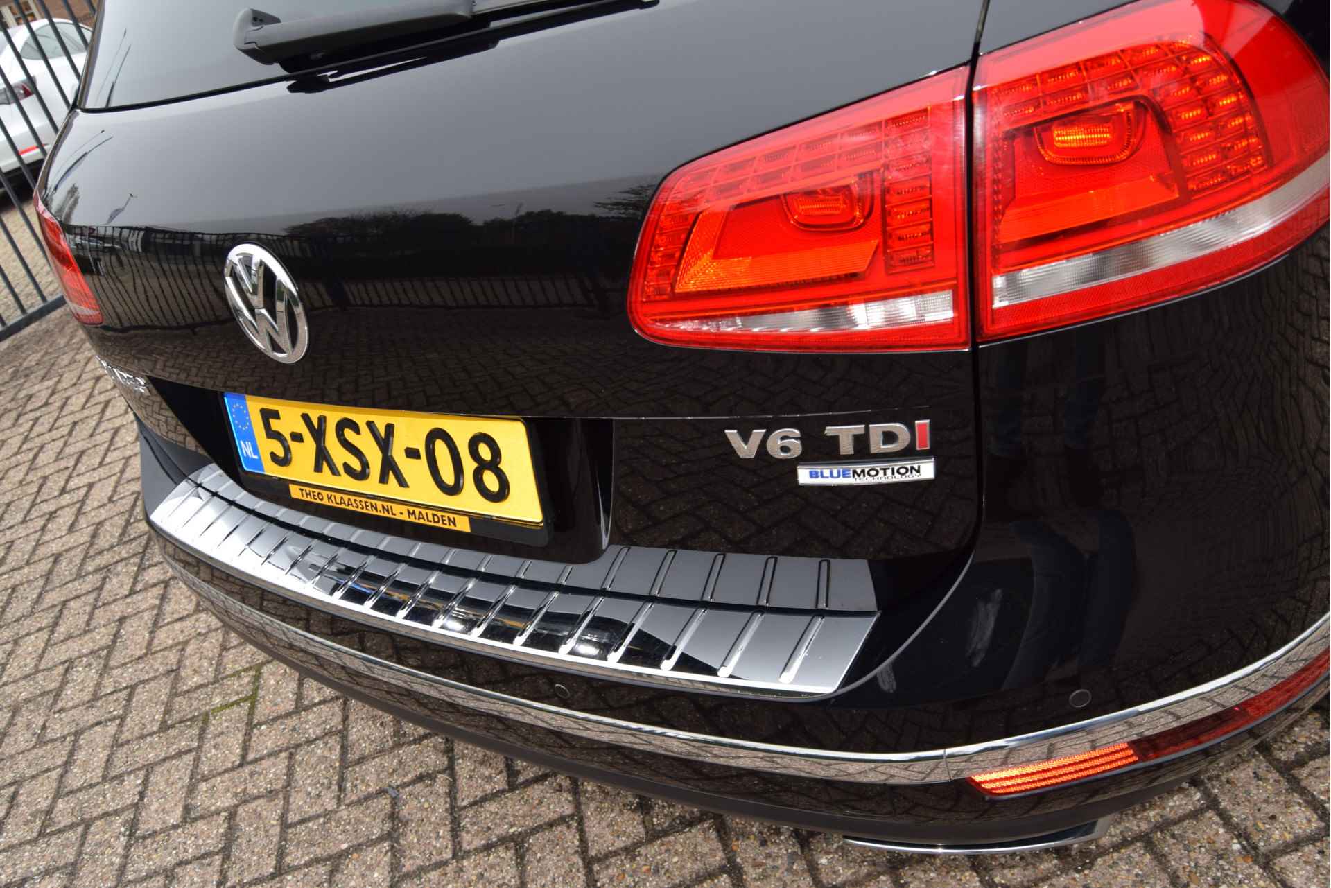 Volkswagen Touareg 3.0 TDI Highline Luchtvering 1e eigenaar dealer onderhouden NAP - 9/58