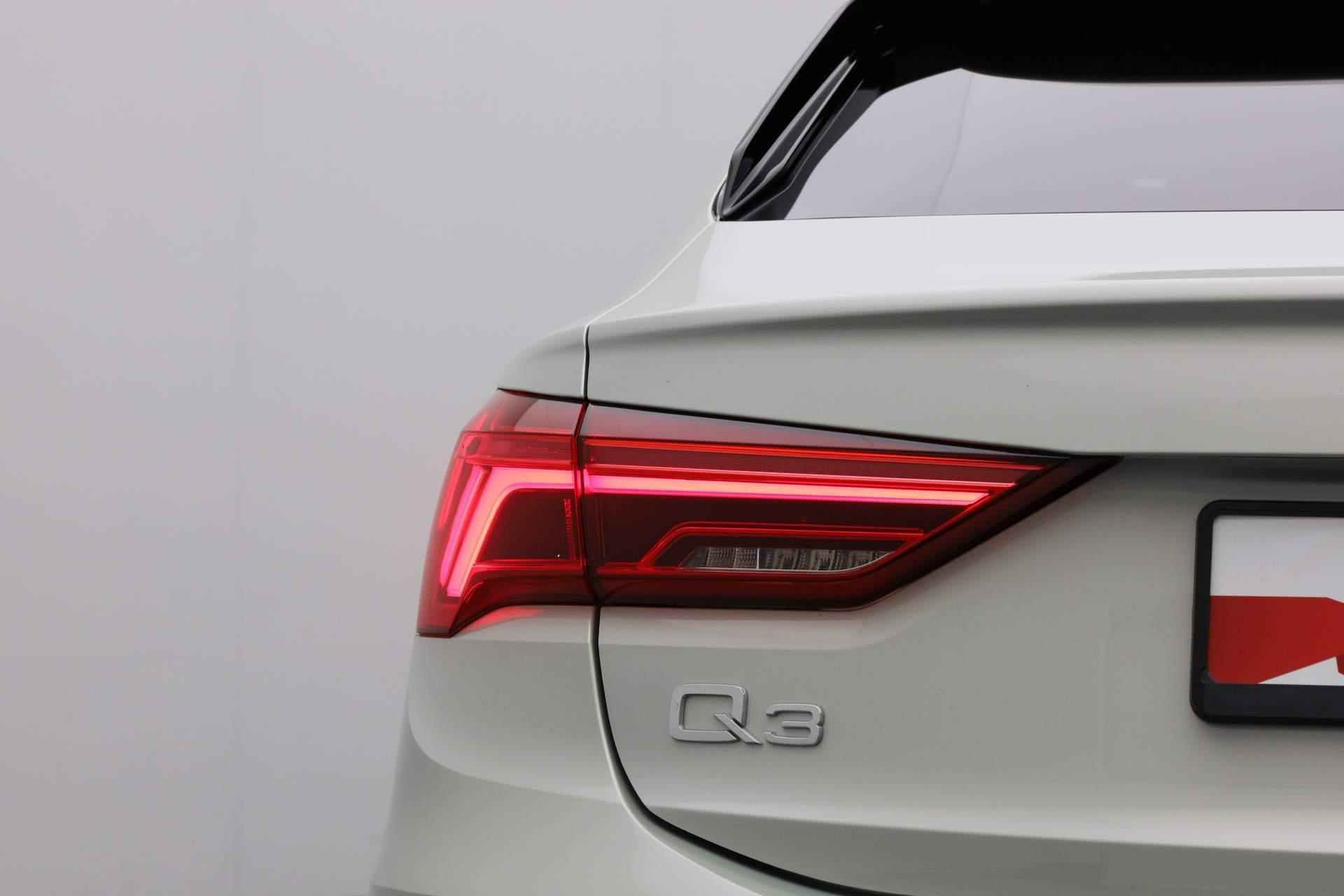 Audi Q3 Sportback 45 TFSI e 245PK S-tronic Advanced Edition | Matrix LED | Keyless | 20 inch | 360 camera | Navi | ACC | Zwart optiek - 17/49