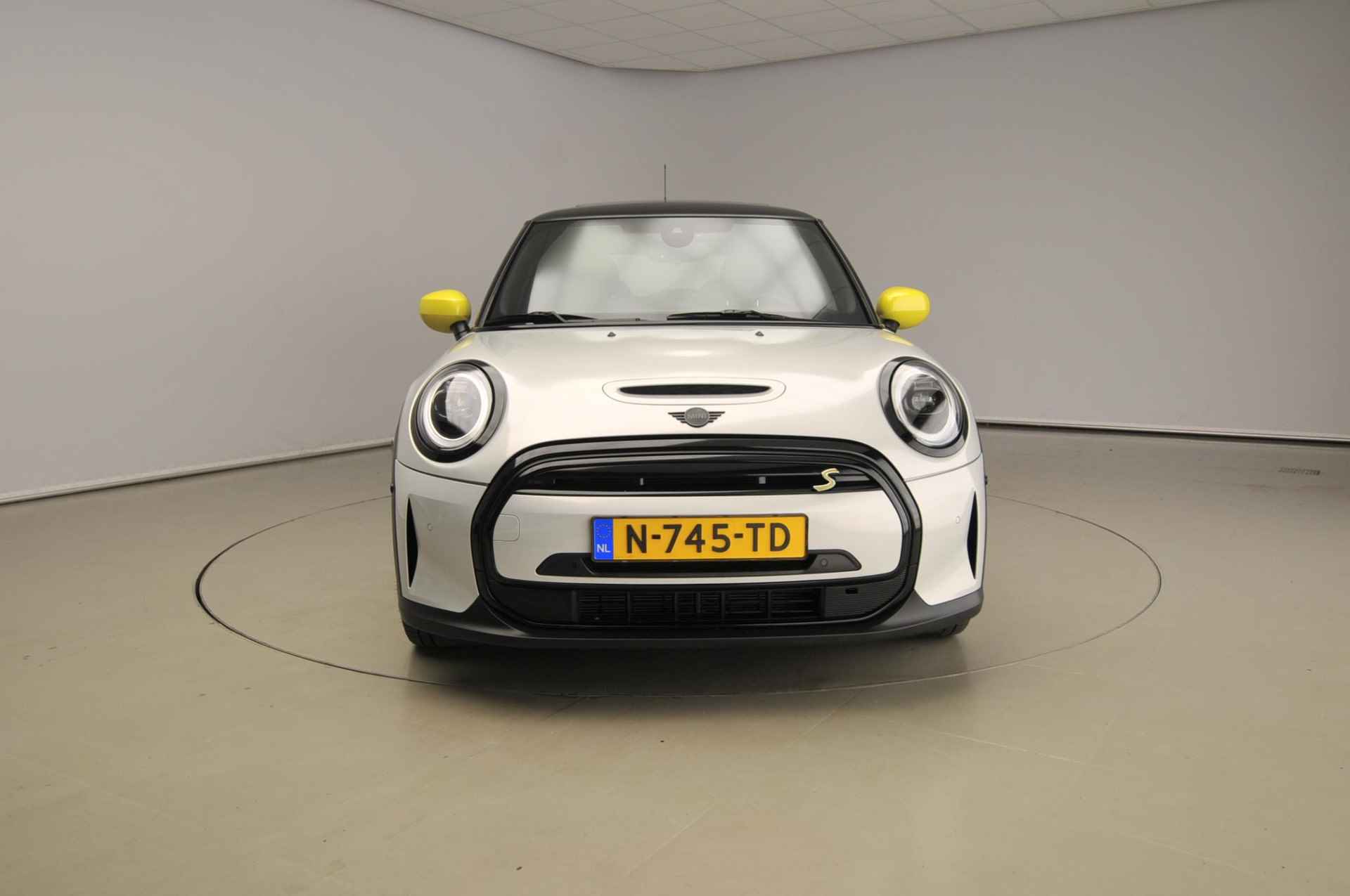 MINI 3-deurs Electric Camden Edition 33 kWh | Classic | Driving Assistant Plus | Panoramadak | Camera | 17" - 6/41